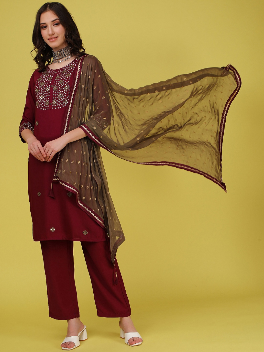 ASPORA Women Maroon Floral Embroidered Mirror Work Silk Chiffon Kurta with Trousers & With Dupatta
ASPORA Women Maroon Floral Embroidered Mirror Work Silk Chiffon Kurta with Trousers & With Dupatta