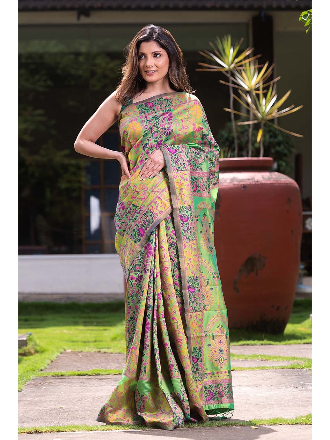 KARAGIRI Women Green & Pink Floral Zari Saree