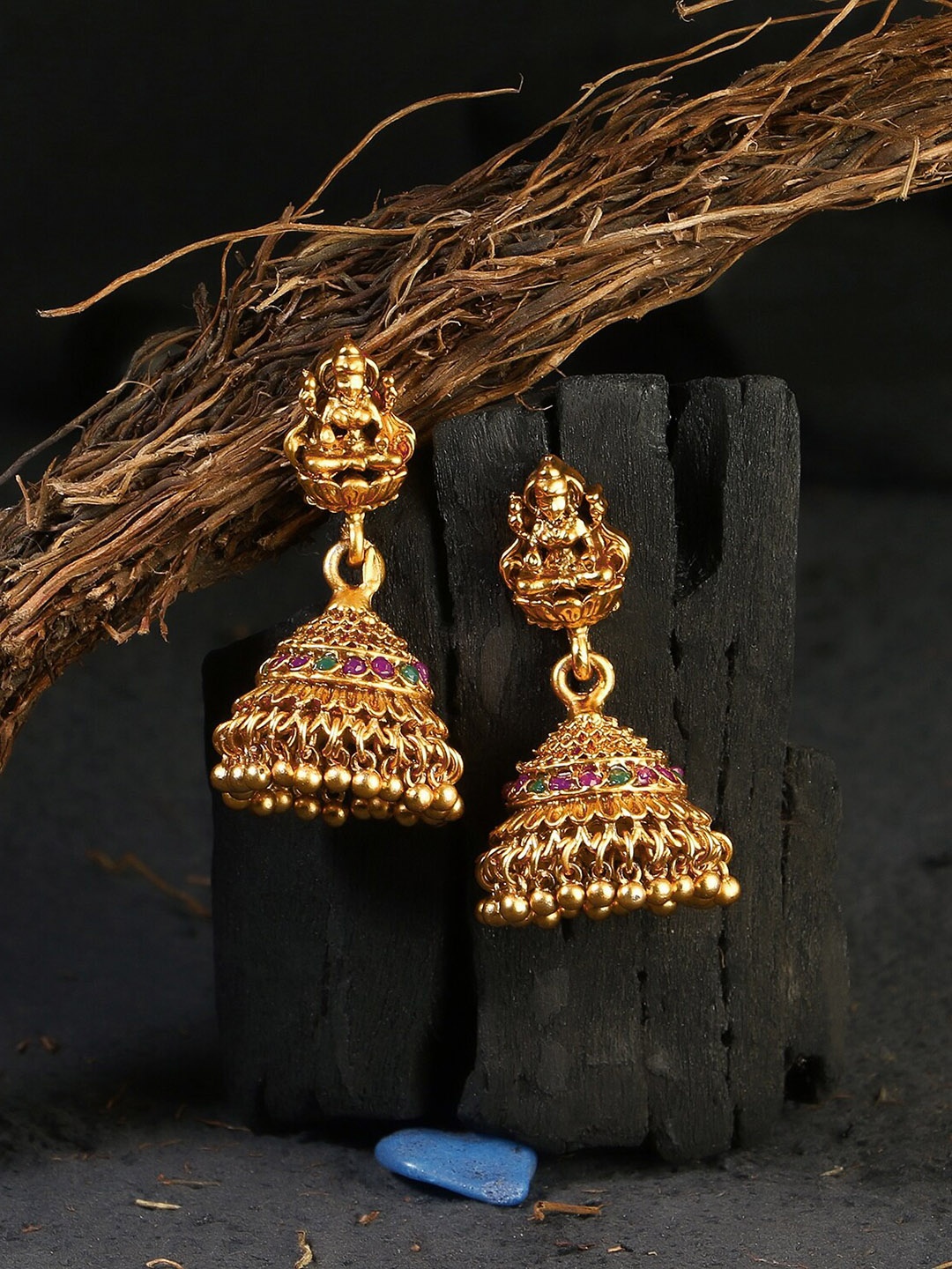 Adwitiya Collection 24CT Gold-Plated Green & Pink Antique Stone-Studded Jhumkas Earrings
Adwitiya Collection 24CT Gold-Plated Green & Pink Antique Stone-Studded Jhumkas Earrings