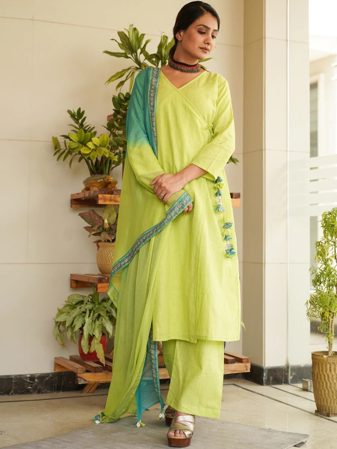 NANGALIA RUCHIRA Women Lime Green Angrakha Pure Cotton Kurta with Palazzos & Dupatta
NANGALIA RUCHIRA Women Lime Green Angrakha Pure Cotton Kurta with Palazzos & Dupatta