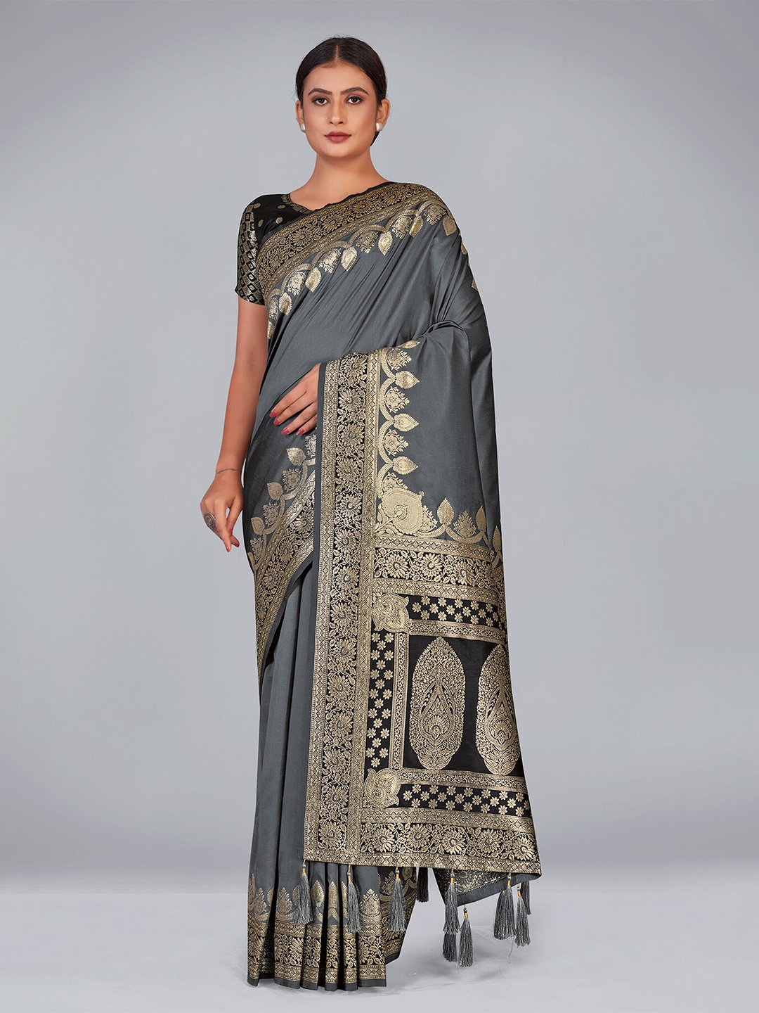 MONJOLIKA FASHION Ethnic Motifs Zari Silk Blend Banarasi Saree With Blouse Piece, Grey
MONJOLIKA FASHION Ethnic Motifs Zari Silk Blend Banarasi Saree With Blouse Piece, Grey