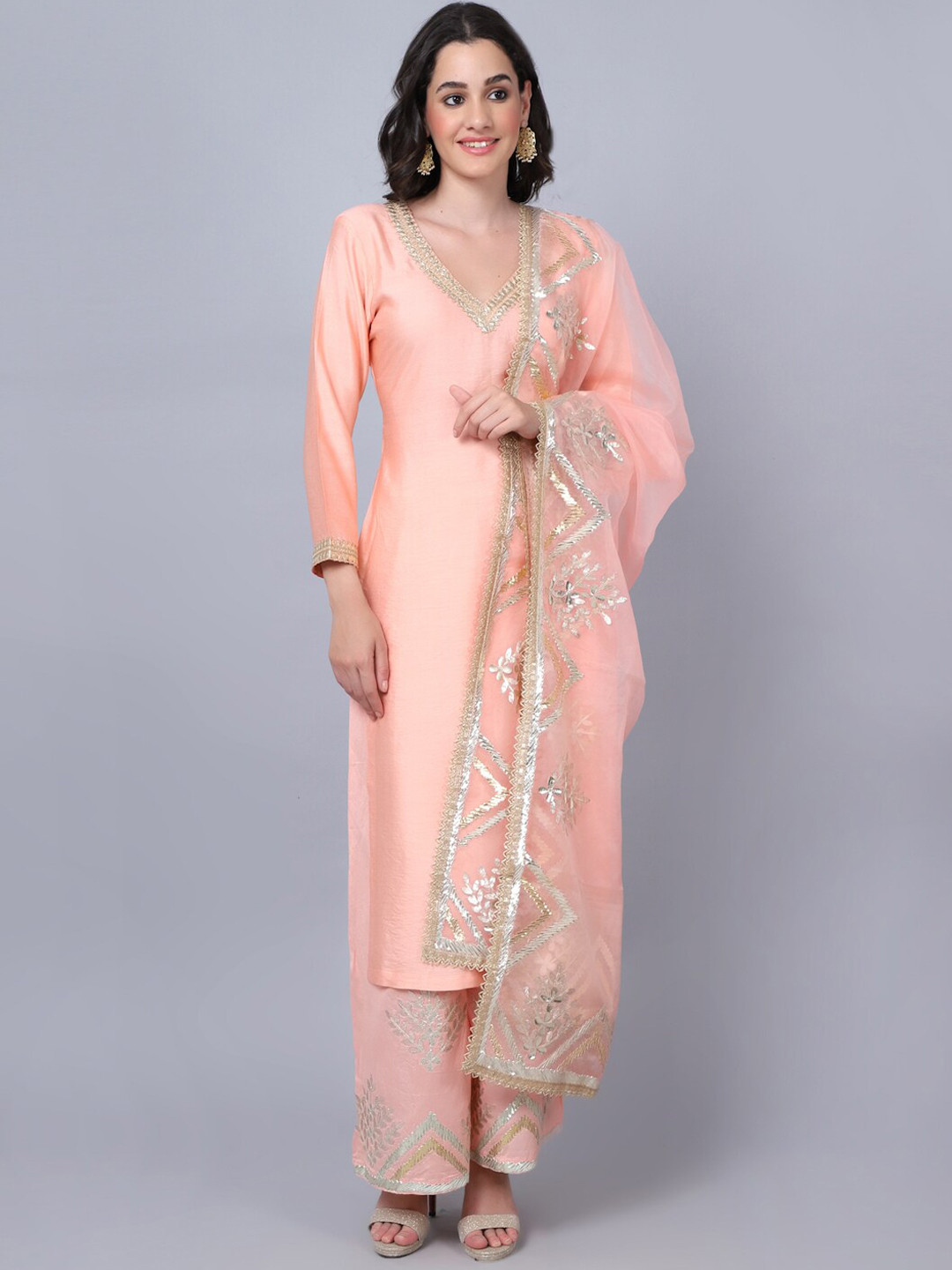anokherang Women Peach-Coloured Floral Gotta Patti Kurta with Palazzos & With Dupatta
anokherang Women Peach-Coloured Floral Gotta Patti Kurta with Palazzos & With Dupatta
