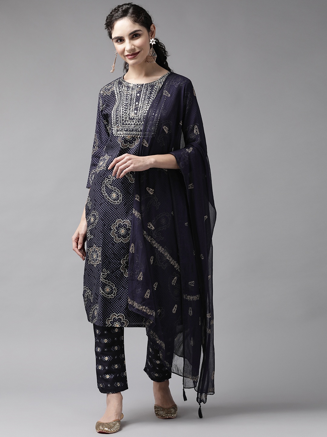 Yufta Women Navy Blue & Off-White Bandhani Print Gotta Patti Kurta with Trousers & Dupatta
Yufta Women Navy Blue & Off-White Bandhani Print Gotta Patti Kurta with Trousers & Dupatta