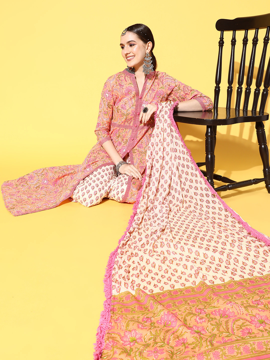 Indo Era Women Peach-Coloured Printed Front Slit Pure Cotton Kurta with Palazzos & Dupatta
Indo Era Women Peach-Coloured Printed Front Slit Pure Cotton Kurta with Palazzos & Dupatta