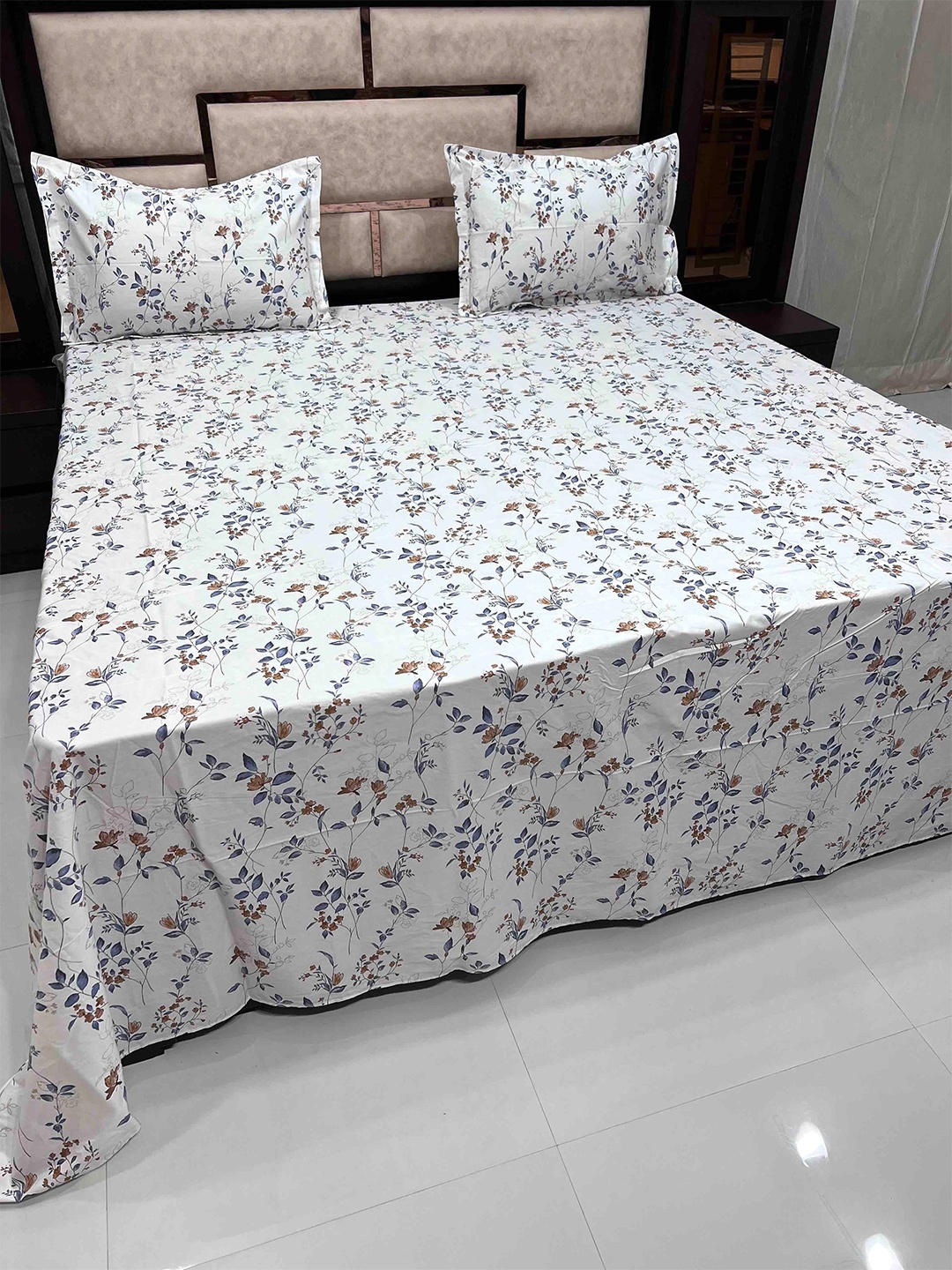 Pure Decor Floral Printed 500TC Superfine Pure Cotton King Bedsheet with 2 Pillow Covers, White
Pure Decor Floral Printed 500TC Superfine Pure Cotton King Bedsheet with 2 Pillow Covers, White