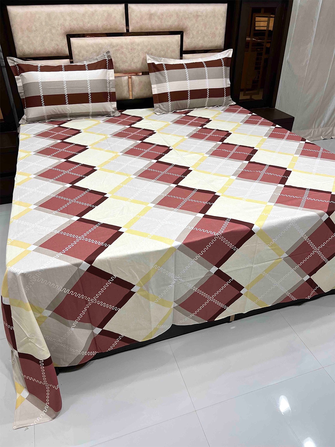 Pure Decor Geometric Printed 400 TC Pure Cotton King Bedsheet with 2 Pillow Covers, White
Pure Decor Geometric Printed 400 TC Pure Cotton King Bedsheet with 2 Pillow Covers, White