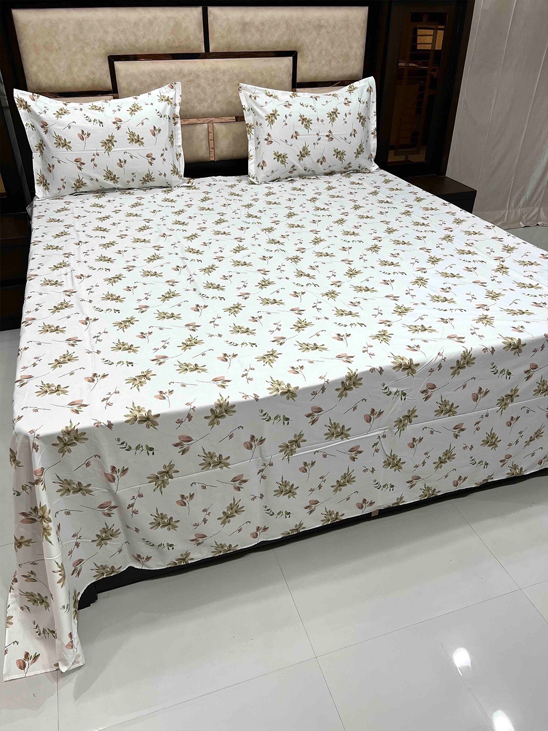 Pure Decor Floral Printed Superfine 350 TC Pure Cotton King Bedsheet with 2 Pillow Covers, White
Pure Decor Floral Printed Superfine 350 TC Pure Cotton King Bedsheet with 2 Pillow Covers, White