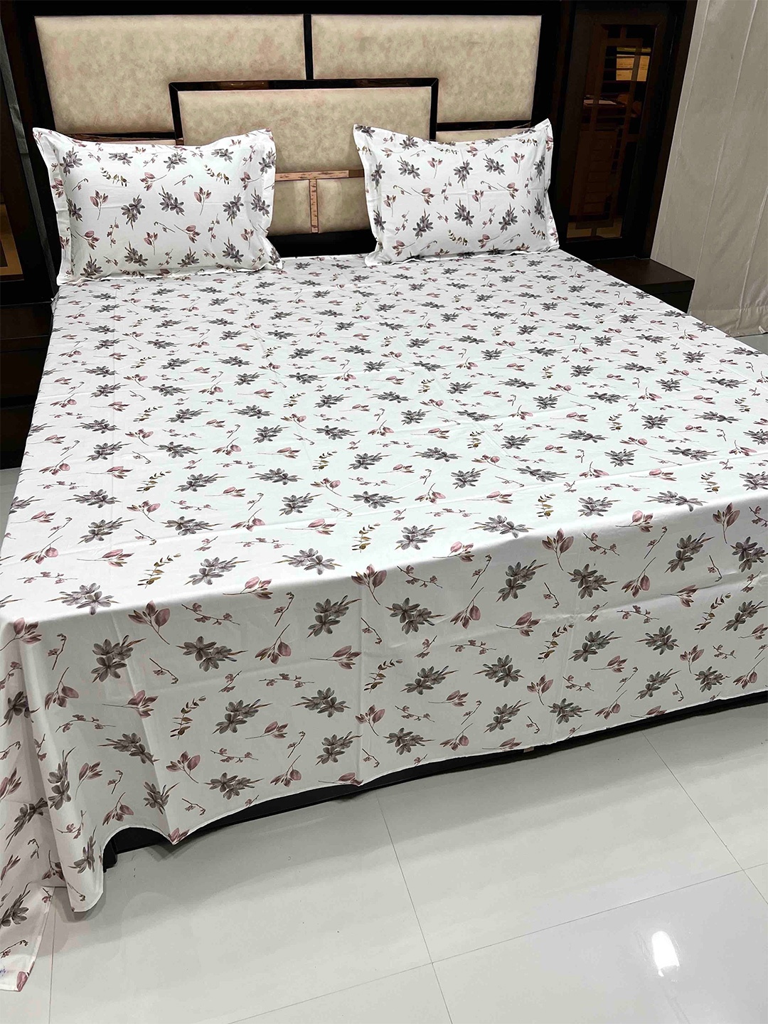 Pure Decor Floral Printed 500TC Superfine Pure Cotton King Bedsheet with 2 Pillow Covers, White
Pure Decor Floral Printed 500TC Superfine Pure Cotton King Bedsheet with 2 Pillow Covers, White