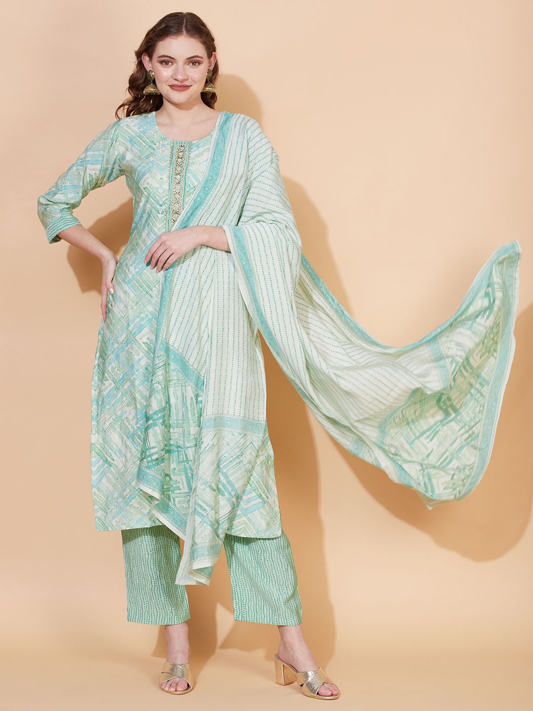 FASHOR Women Green Ethnic Motifs Printed Beads and Stones Kurta with Trousers & Dupatta
FASHOR Women Green Ethnic Motifs Printed Beads and Stones Kurta with Trousers & Dupatta