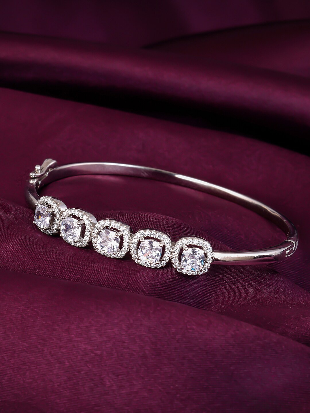GIVA Women Silver-Plated 925 Sterling Silver CZ Rhodium Plated Bangle Style Bracelet
GIVA Women Silver-Plated 925 Sterling Silver CZ Rhodium Plated Bangle Style Bracelet