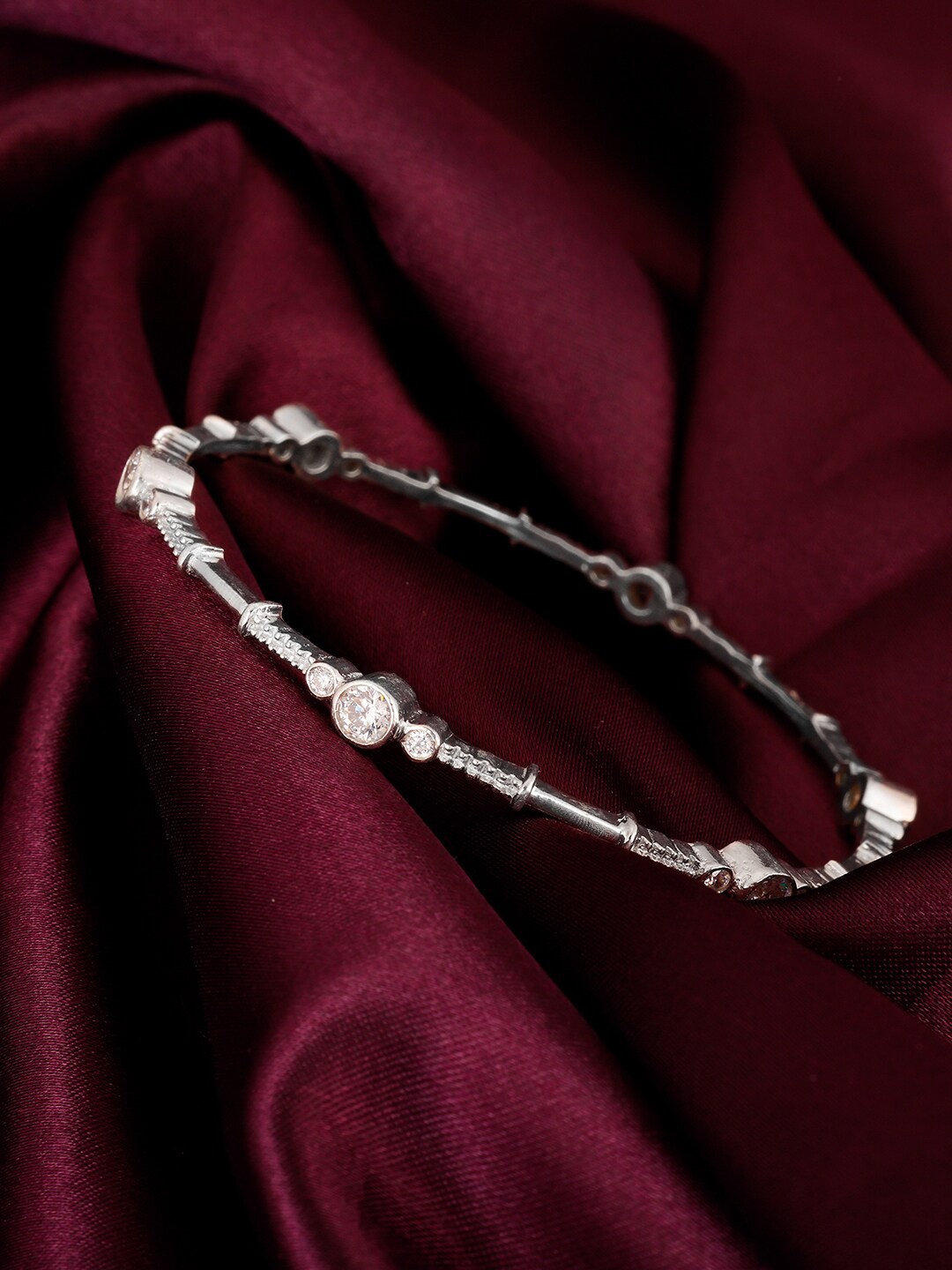 GIVA Women Silver-Toned Sterling Silver Cubic Zirconia Rhodium-Plated Bangle-Style Bracelet
GIVA Women Silver-Toned Sterling Silver Cubic Zirconia Rhodium-Plated Bangle-Style Bracelet