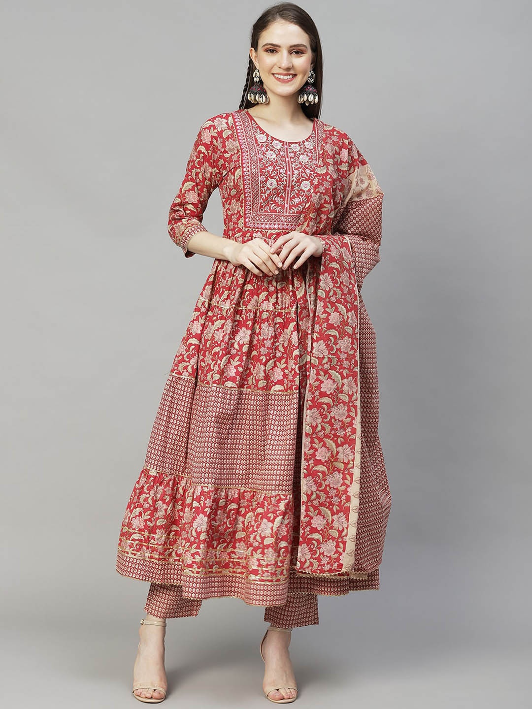 FASHOR Women Maroon Floral Printed Tiered Gotta Patti Pure Cotton Kurta with Trousers & With Dupatta
FASHOR Women Maroon Floral Printed Tiered Gotta Patti Pure Cotton Kurta with Trousers & With Dupatta