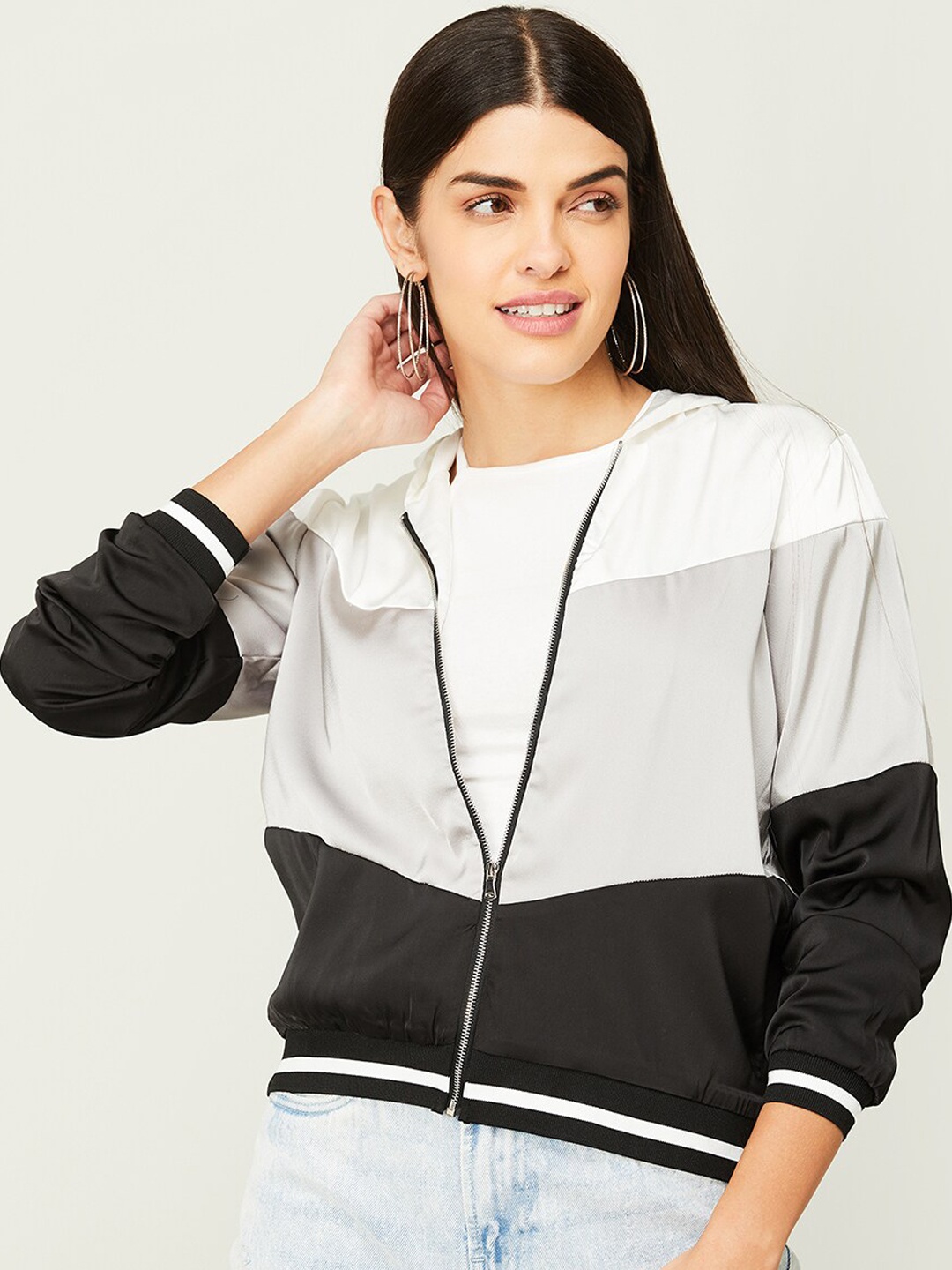 Fame Forever by Lifestyle Women Black Colourblocked Lightweight Crop Bomber Jacket
Fame Forever by Lifestyle Women Black Colourblocked Lightweight Crop Bomber Jacket