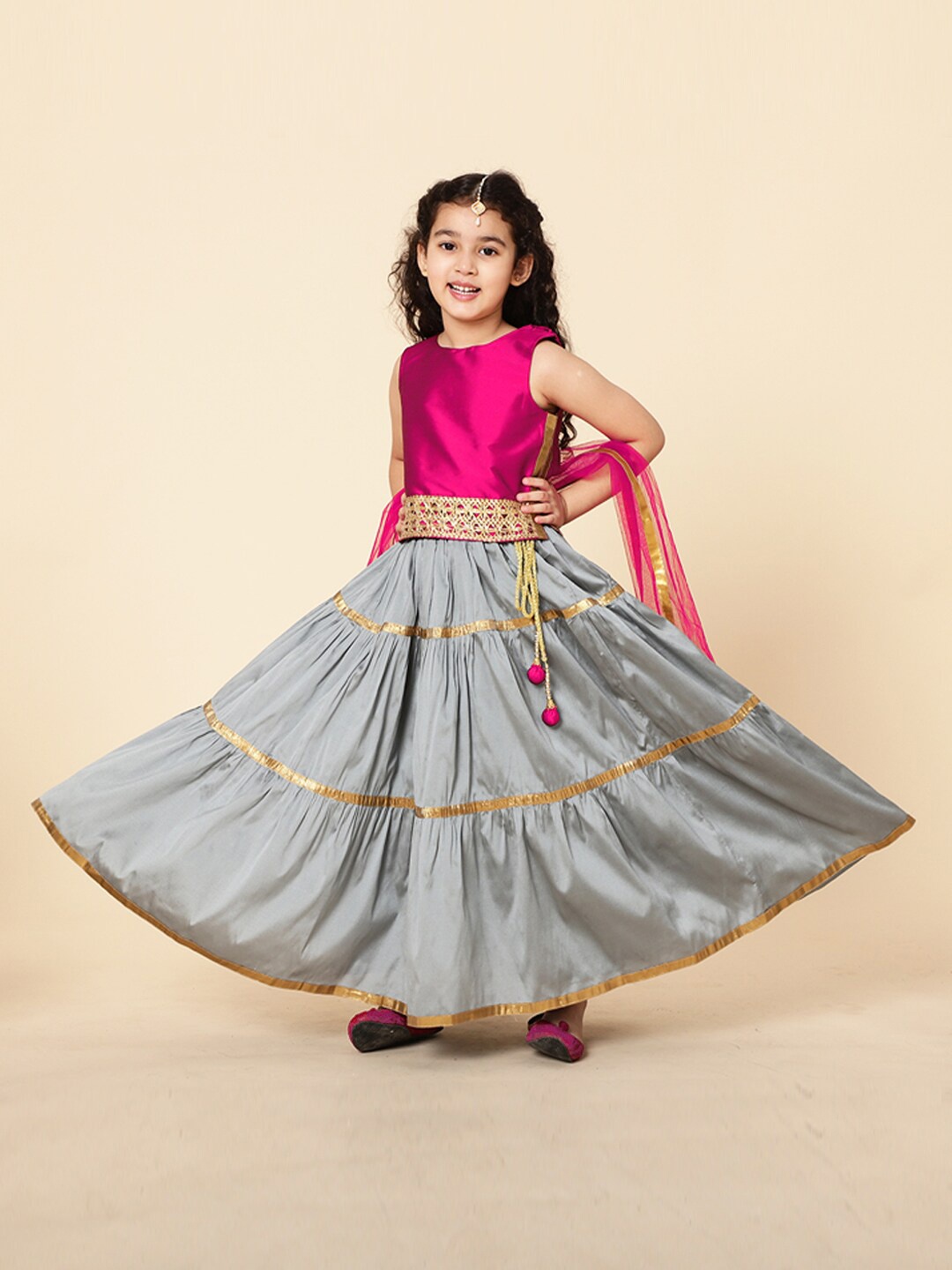 A T U N Girls Fuchsia & Grey Embroidered Ready to Wear Lehenga & Blouse With Dupatta Set
A T U N Girls Fuchsia & Grey Embroidered Ready to Wear Lehenga & Blouse With Dupatta Set