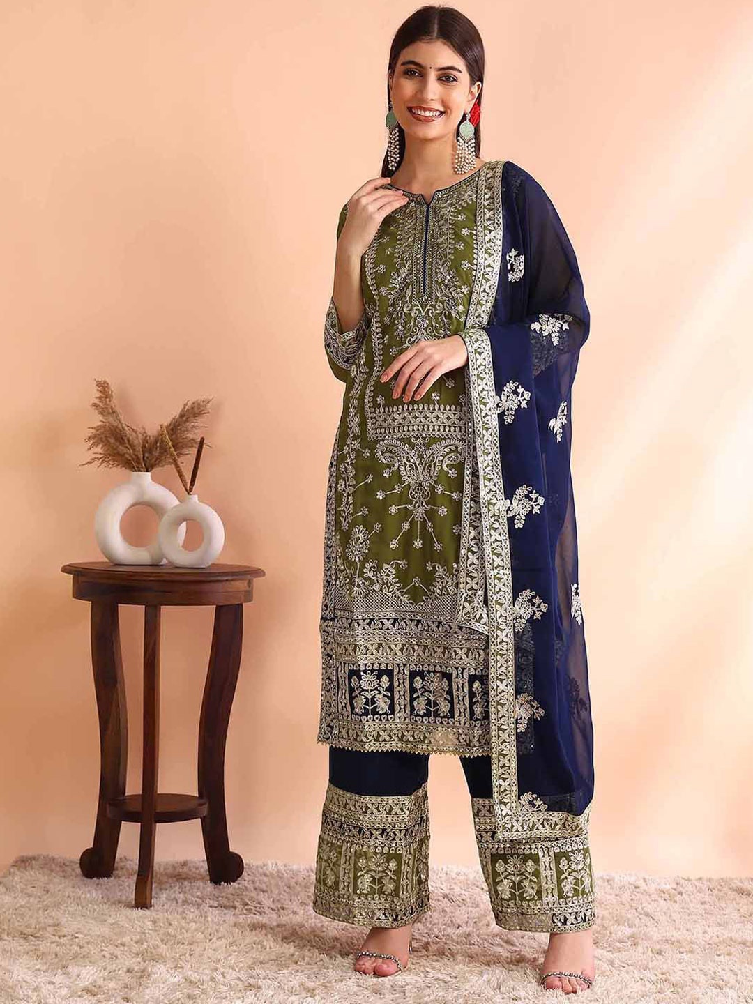 BHARODIYA ENTERPRISES Ethnic Motifs Embroidered Straight Kurta With Palazzos & Dupatta, Green
BHARODIYA ENTERPRISES Ethnic Motifs Embroidered Straight Kurta With Palazzos & Dupatta, Green
