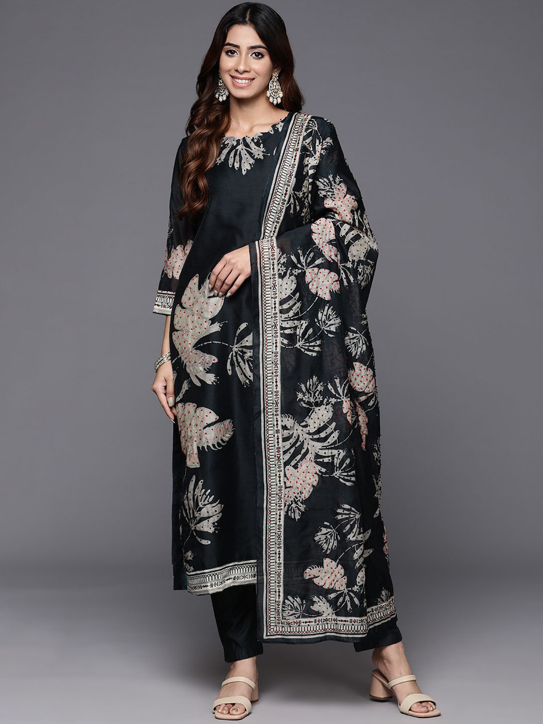 Varanga Floral Embroidered Chanderi Silk Straight Kurta & Trousers With Dupatta, Black
Varanga Floral Embroidered Chanderi Silk Straight Kurta & Trousers With Dupatta, Black