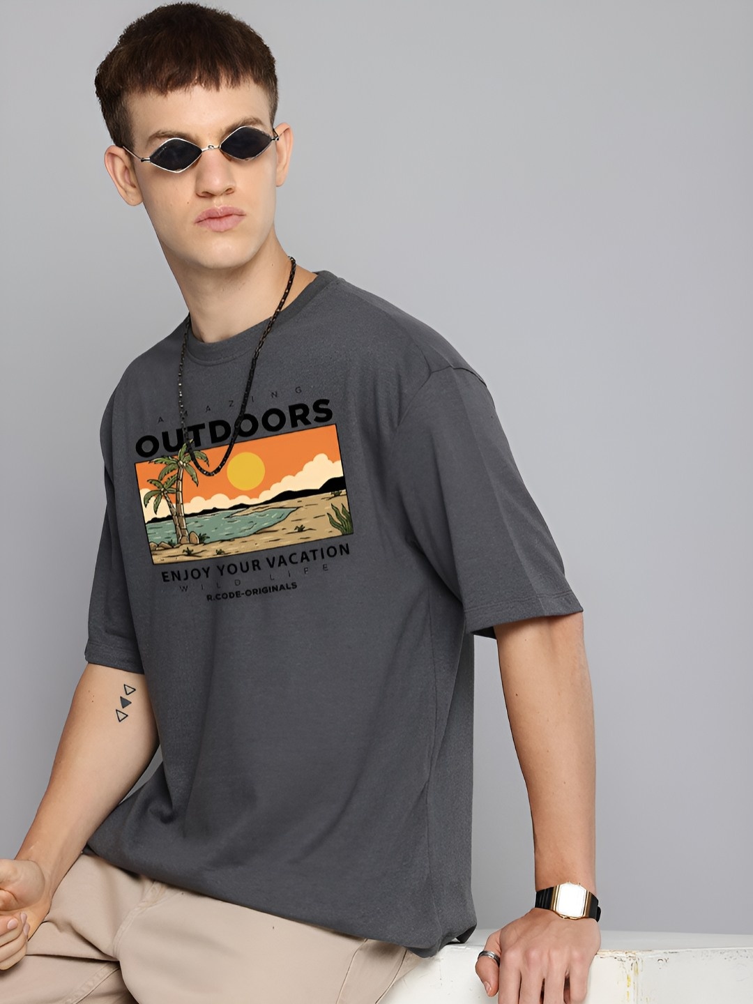 The Roadster Lifestyle Co. Men Graphic Printed Round Neck Cotton Oversized T-shirt, Grey
The Roadster Lifestyle Co. Men Graphic Printed Round Neck Cotton Oversized T-shirt, Grey