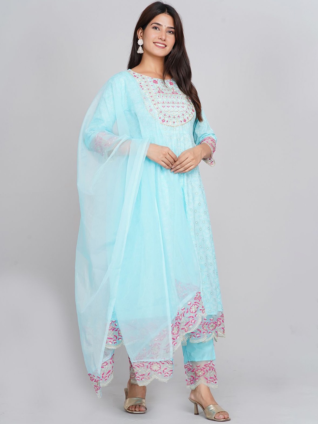 Neemiya Floral Printed Thread Work Pure Cotton Anarkali Kurta with Trousers & Dupatta, Blue
Neemiya Floral Printed Thread Work Pure Cotton Anarkali Kurta with Trousers & Dupatta, Blue