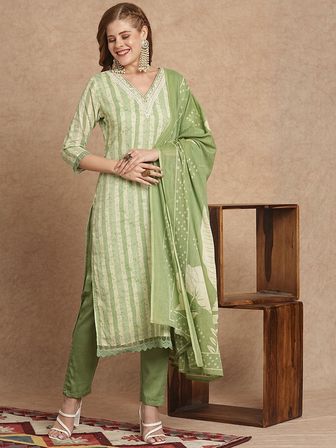 FASHOR Women Printed Regular Sequinned Pure Cotton Kurta with Trousers & With Dupatta, Green
FASHOR Women Printed Regular Sequinned Pure Cotton Kurta with Trousers & With Dupatta, Green