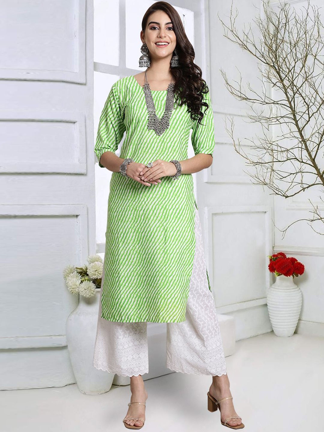 7Threads Women Geometric Embroidered Keyhole Neck Flared Sleeves Mirror Work Floral Crepe Kurta, Multi
7Threads Women Geometric Embroidered Keyhole Neck Flared Sleeves Mirror Work Floral Crepe Kurta, Multi
