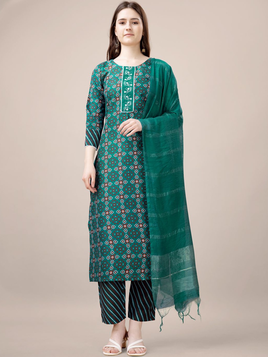 devkison Designer Women Printed Regular Thread Work Kurta with Churidar & With Dupatta, Green
devkison Designer Women Printed Regular Thread Work Kurta with Churidar & With Dupatta, Green