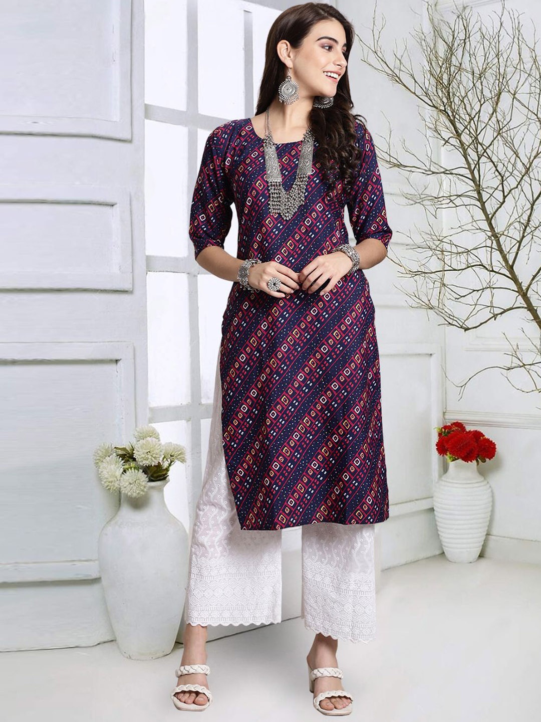 7Threads Women Geometric Printed Keyhole Neck Cold-Shoulder Sleeves Thread Work Floral Crepe Kurta, Multi
7Threads Women Geometric Printed Keyhole Neck Cold-Shoulder Sleeves Thread Work Floral Crepe Kurta, Multi