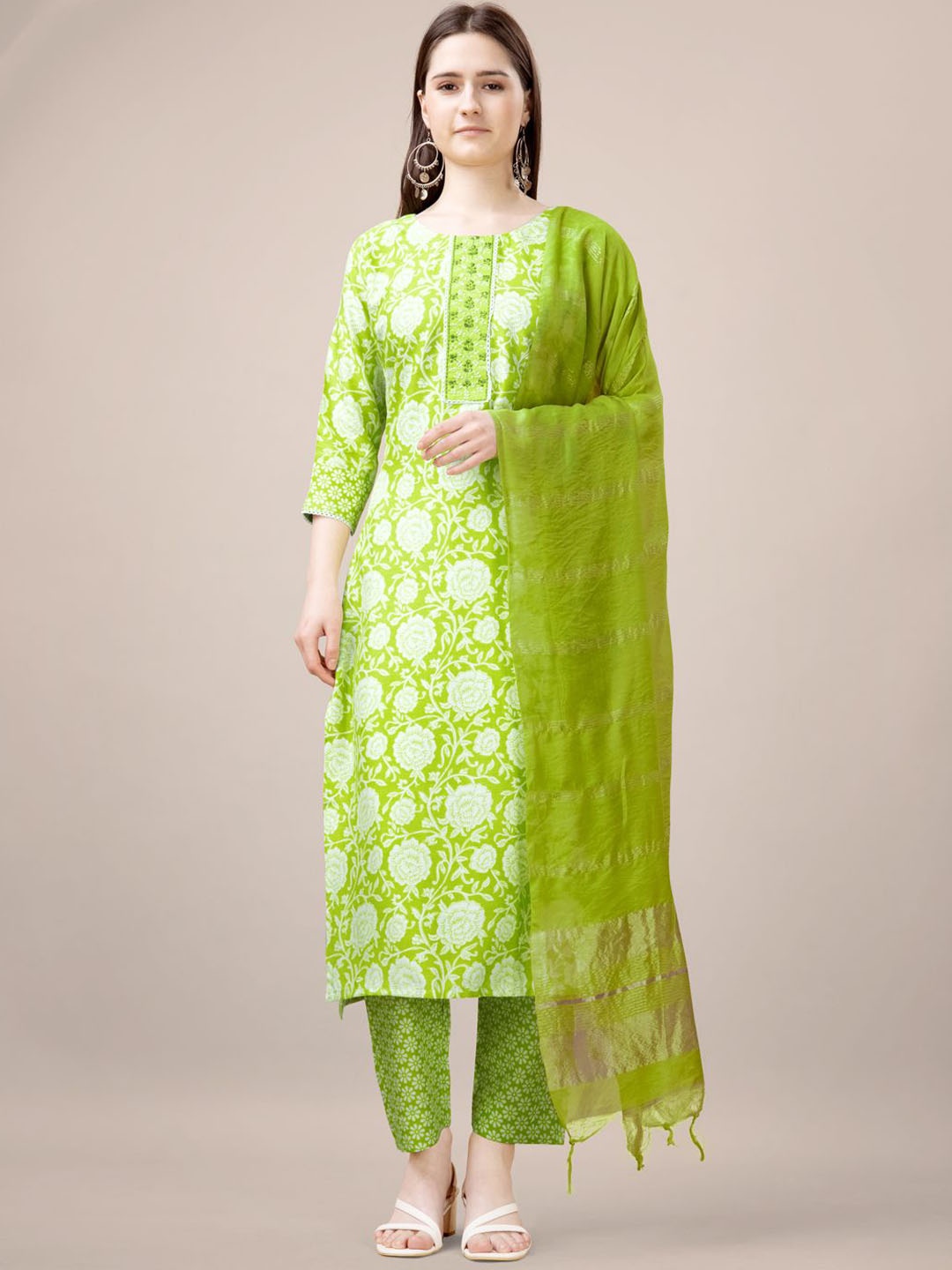 devkison Designer Women Floral Printed Regular Thread Work Kurta with Trousers & With Dupatta, Green
devkison Designer Women Floral Printed Regular Thread Work Kurta with Trousers & With Dupatta, Green