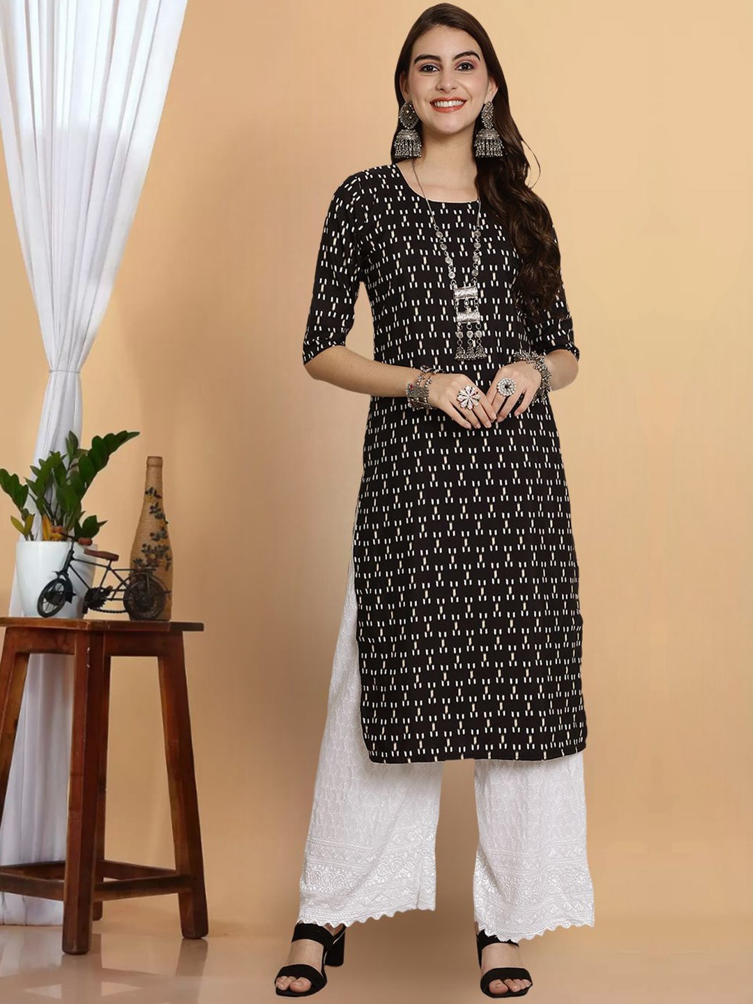 7Threads Women Keyhole Neck Flared Sleeves Thread Work Floral Crepe Anarkali Kurta, Multi
7Threads Women Keyhole Neck Flared Sleeves Thread Work Floral Crepe Anarkali Kurta, Multi