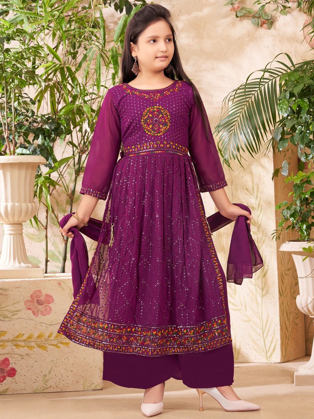 Aarika Girls Floral Embroidered Regular Sequinned Kurta with Sharara & With Dupatta, Purple
Aarika Girls Floral Embroidered Regular Sequinned Kurta with Sharara & With Dupatta, Purple