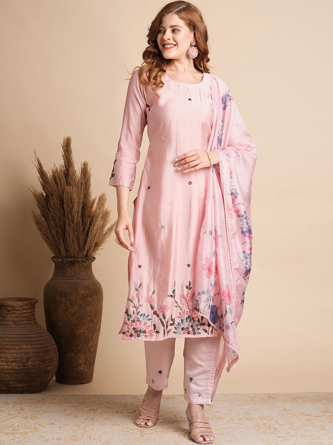 FASHOR Women Floral Embroidered Regular Sequinned Kurta with Trousers & With Dupatta, Pink
FASHOR Women Floral Embroidered Regular Sequinned Kurta with Trousers & With Dupatta, Pink