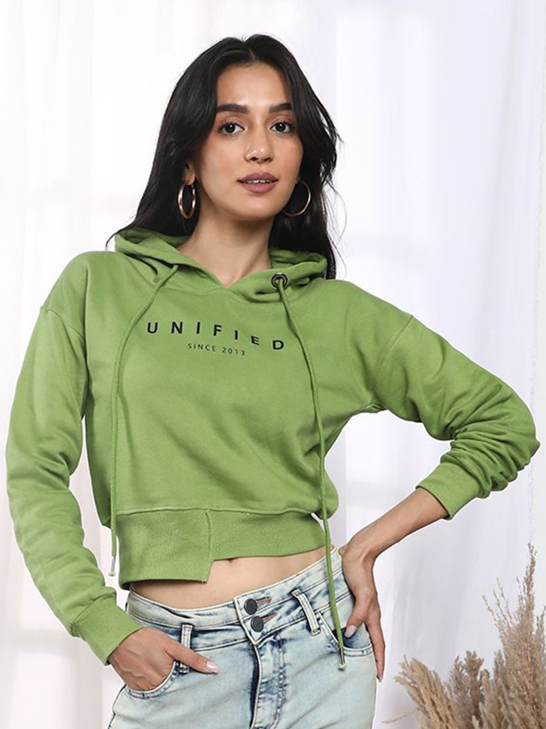 Campus Sutra Women Printed Hooded Sweatshirt, Green 
Campus Sutra Women Printed Hooded Sweatshirt, Green