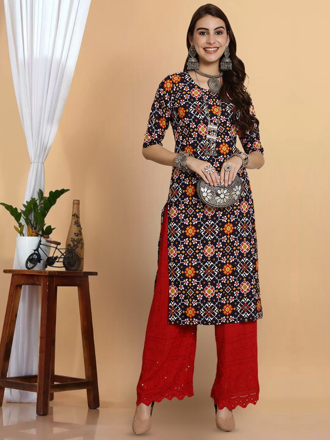 7Threads Women Floral Printed Keyhole Neck Flared Sleeves Sequinned Floral Crepe Kurta, Multi
7Threads Women Floral Printed Keyhole Neck Flared Sleeves Sequinned Floral Crepe Kurta, Multi