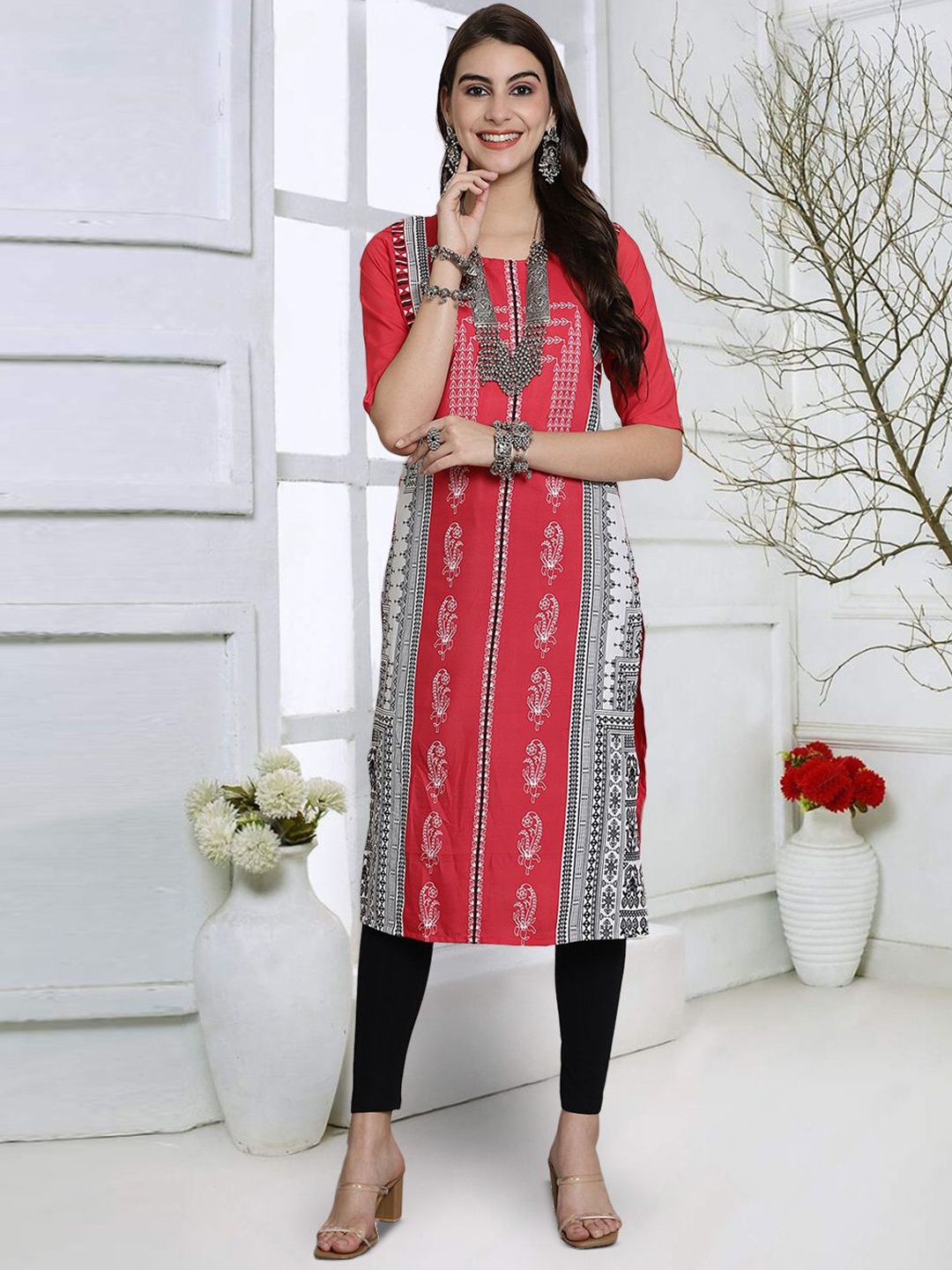 7Threads Women Geometric Keyhole Neck Cold-Shoulder Sleeves Sequinned Floral Crepe Kurta, Multi
7Threads Women Geometric Keyhole Neck Cold-Shoulder Sleeves Sequinned Floral Crepe Kurta, Multi