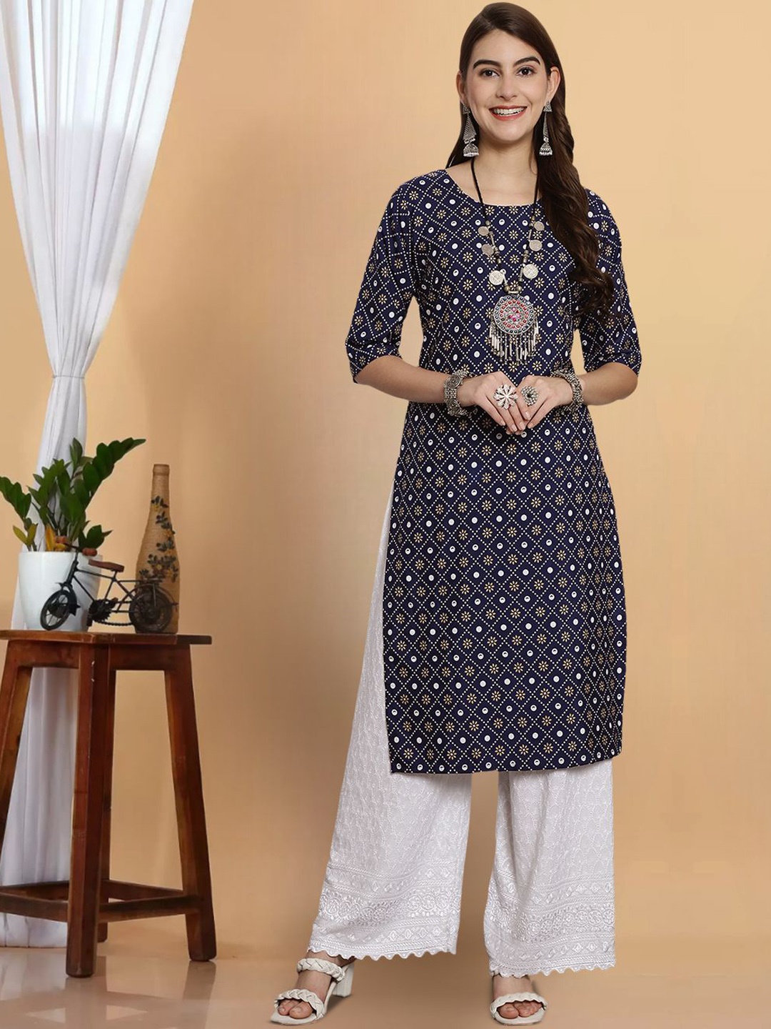 7Threads Women Printed Keyhole Neck Flared Sleeves Thread Work Floral Crepe Kurta, Multi
7Threads Women Printed Keyhole Neck Flared Sleeves Thread Work Floral Crepe Kurta, Multi