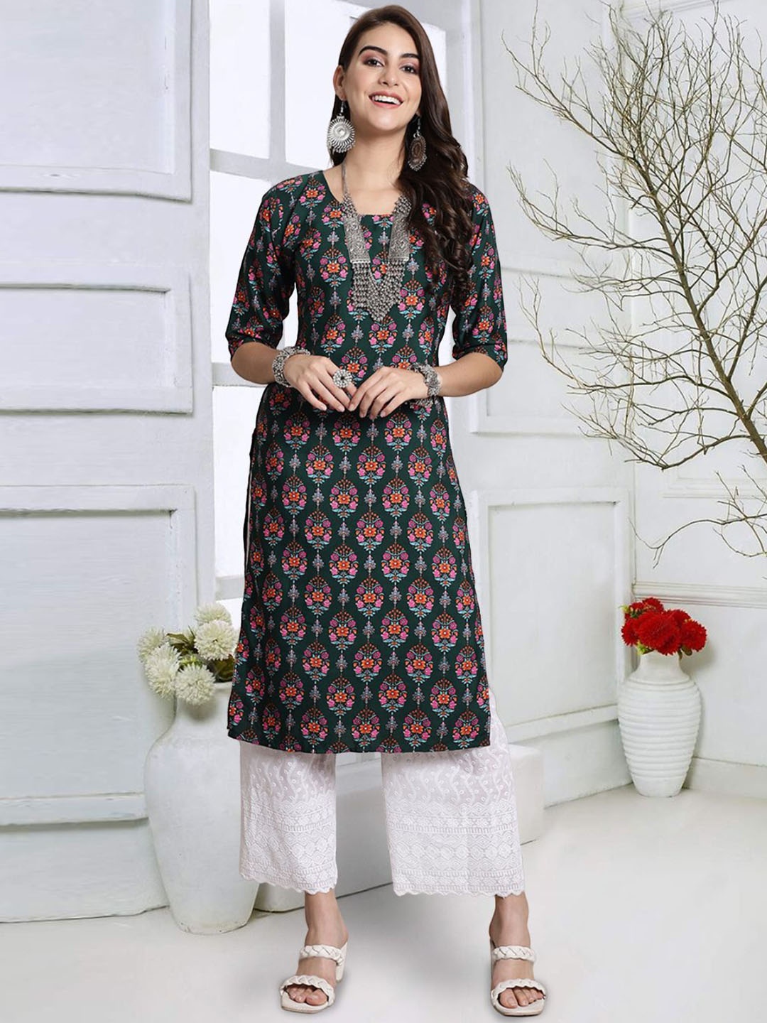 7Threads Women Geometric Printed Keyhole Neck Cold-Shoulder Sleeves Thread Work Floral Crepe Kurta, Multi
7Threads Women Geometric Printed Keyhole Neck Cold-Shoulder Sleeves Thread Work Floral Crepe Kurta, Multi