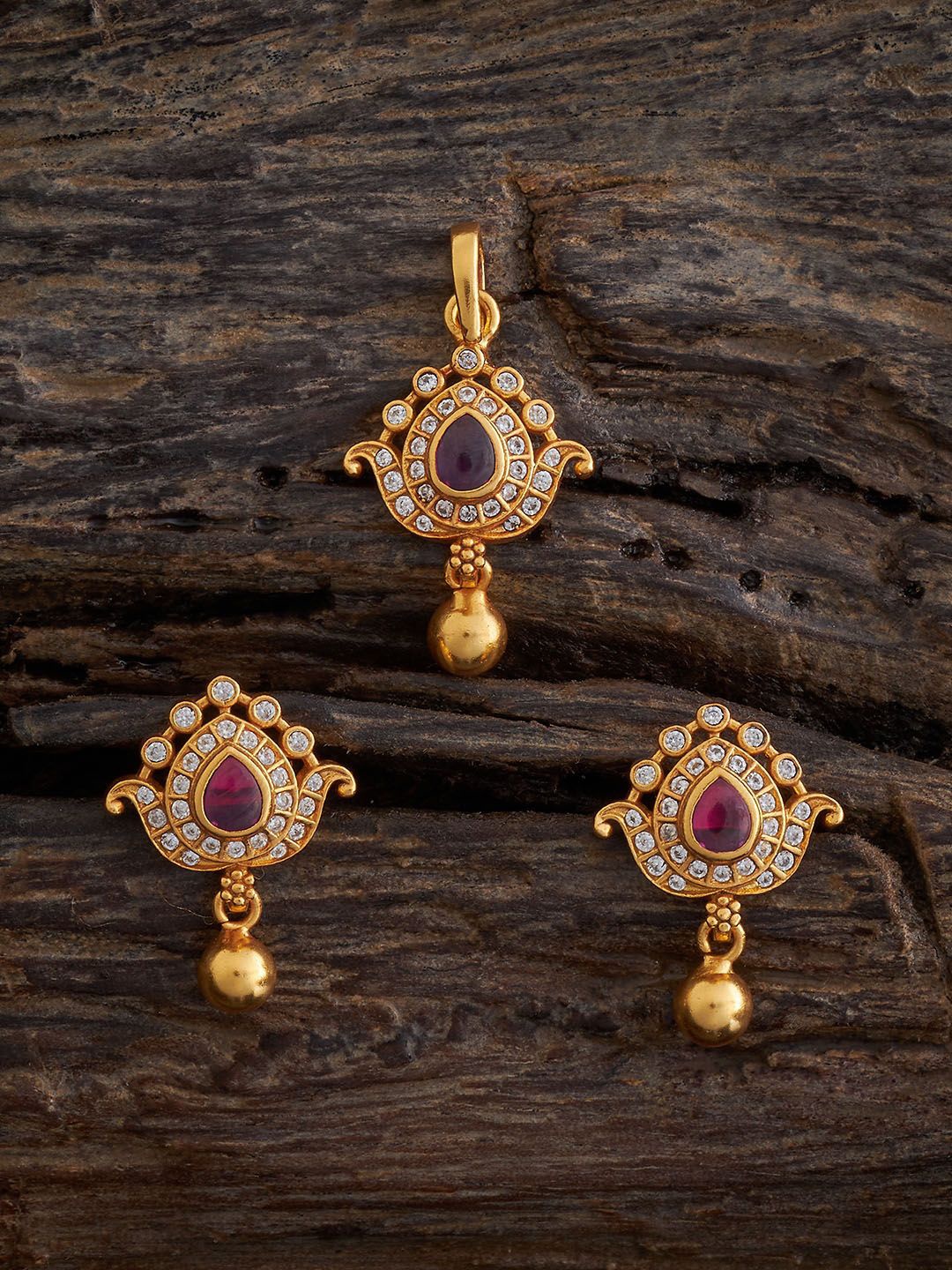 Kushal's Fashion Jewellery 92.5 Pure Silver Gold-Plated Cubic Zirconia Jewellery Set
Kushal's Fashion Jewellery 92.5 Pure Silver Gold-Plated Cubic Zirconia Jewellery Set