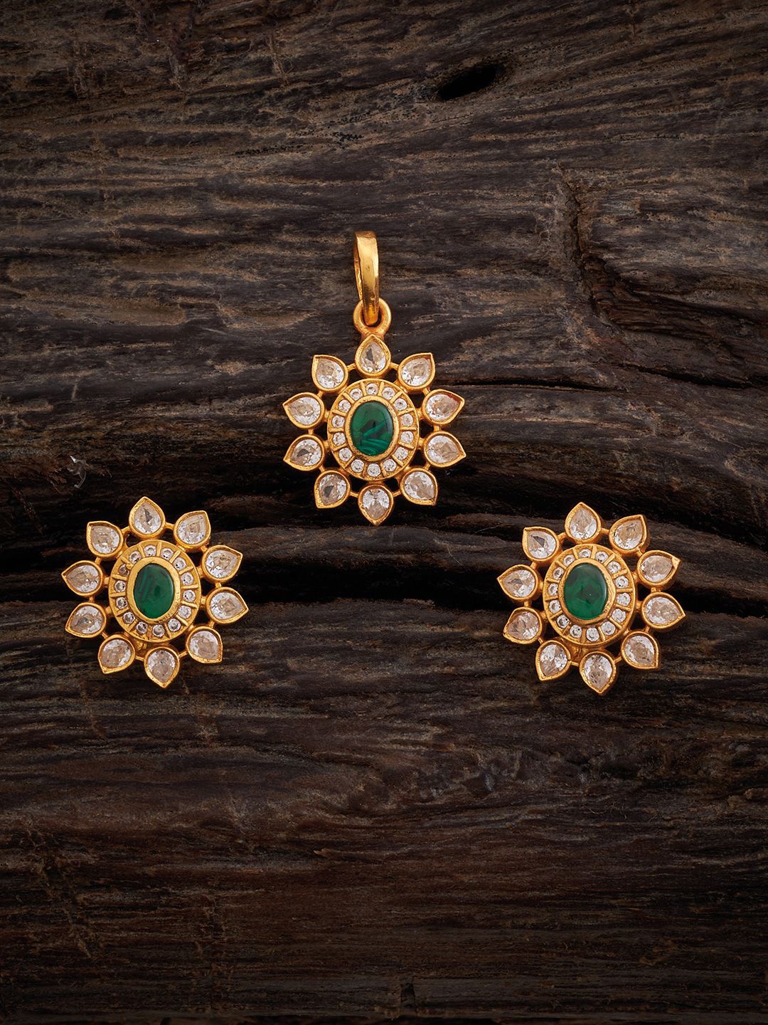 Kushal's Fashion Jewellery 92.5 Pure Silver Gold-Plated Stone Studded Temple Jewellery Set
Kushal's Fashion Jewellery 92.5 Pure Silver Gold-Plated Stone Studded Temple Jewellery Set