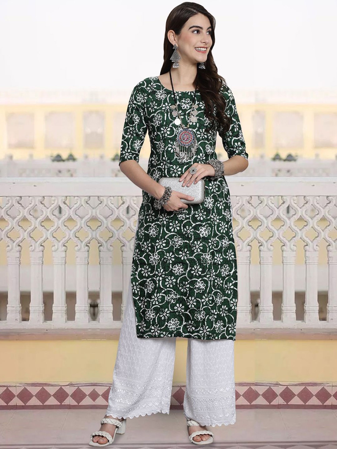 7Threads Women Ethnic Motifs Printed Keyhole Neck Sequinned Floral Crepe Kurta, Multi
7Threads Women Ethnic Motifs Printed Keyhole Neck Sequinned Floral Crepe Kurta, Multi
