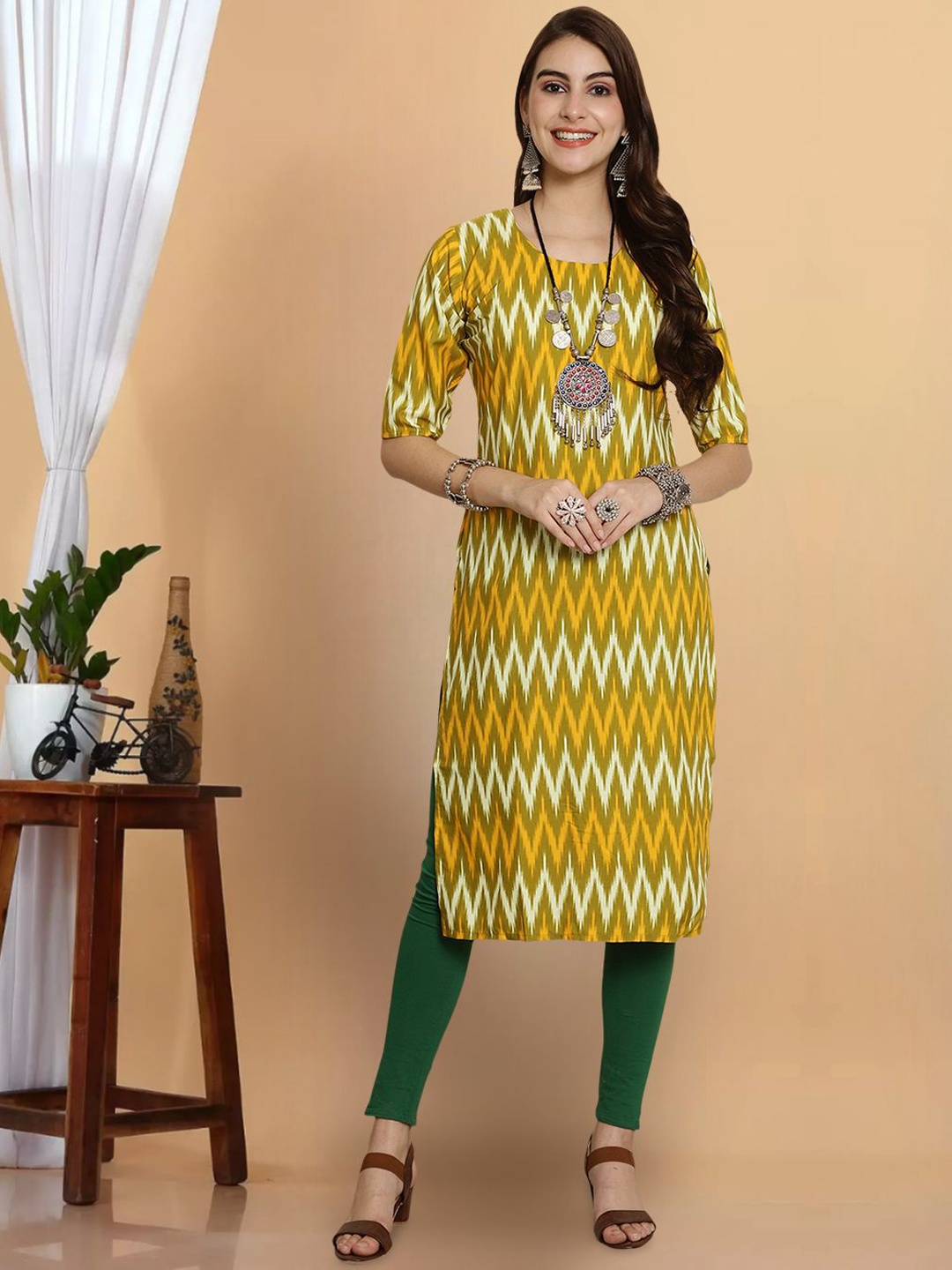 7Threads Women Keyhole Neck Flared Sleeves Sequinned Floral Crepe Anarkali Kurta, Multi
7Threads Women Keyhole Neck Flared Sleeves Sequinned Floral Crepe Anarkali Kurta, Multi