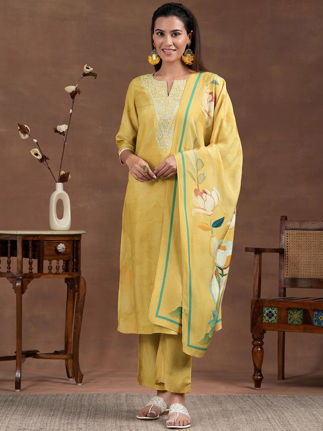 Libas Floral Yoke Design Thread Work Notch Neck Straight Kurta with Trousers & Dupatta, Yellow
Libas Floral Yoke Design Thread Work Notch Neck Straight Kurta with Trousers & Dupatta, Yellow