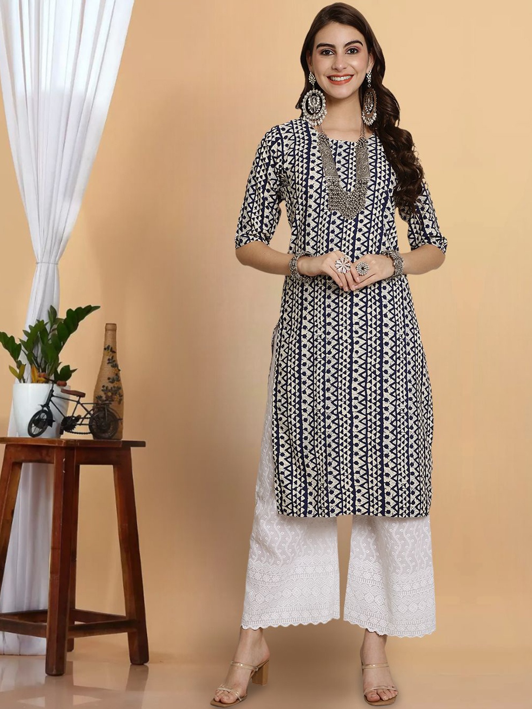 7Threads Women Geometric Printed Flared Sleeves Thread Work Floral Crepe Kurta, Multi
7Threads Women Geometric Printed Flared Sleeves Thread Work Floral Crepe Kurta, Multi