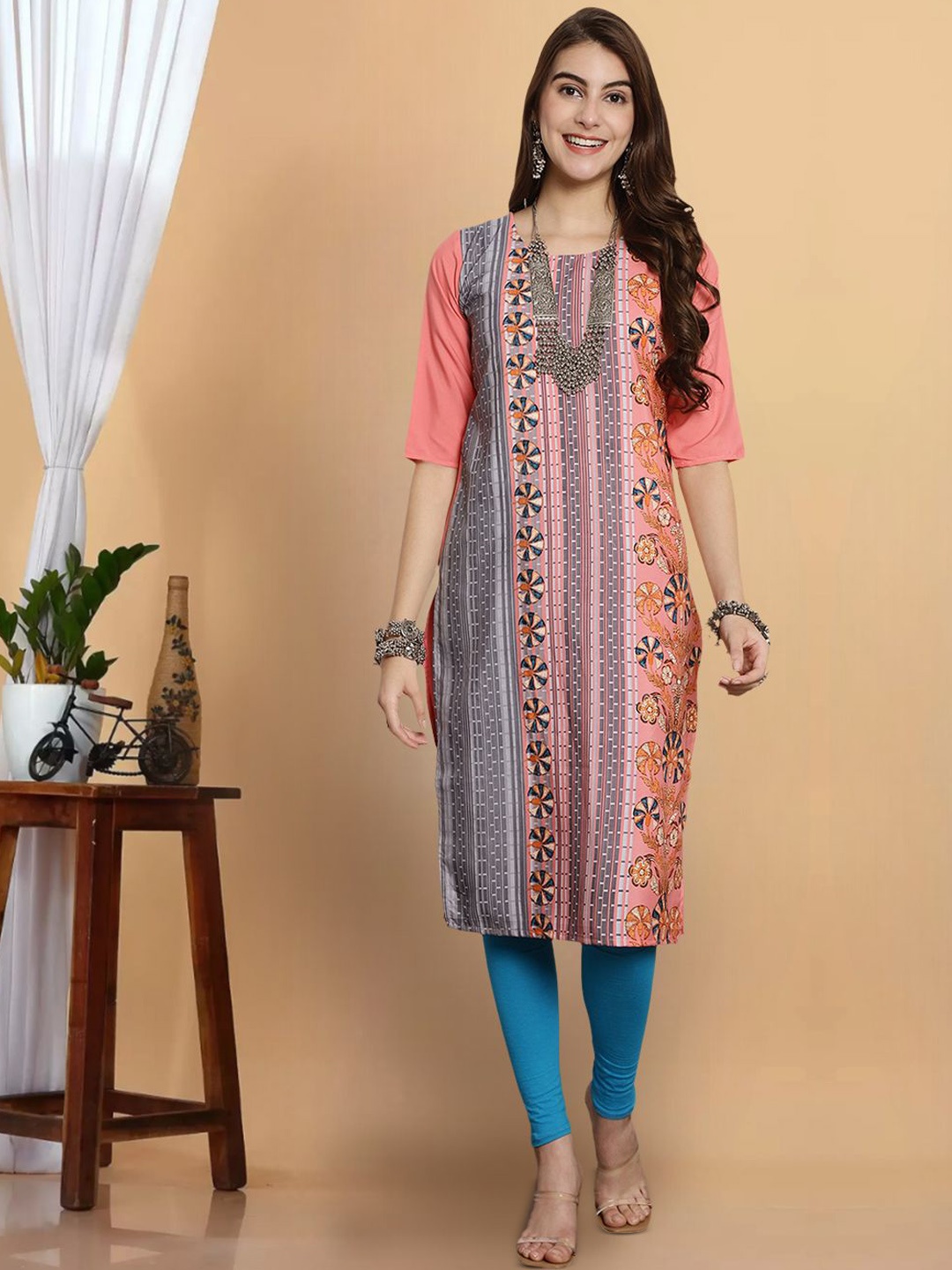 7Threads Women Floral Printed Keyhole Neck Flared Sleeves Sequinned Floral Crepe Kurta, Multi
7Threads Women Floral Printed Keyhole Neck Flared Sleeves Sequinned Floral Crepe Kurta, Multi