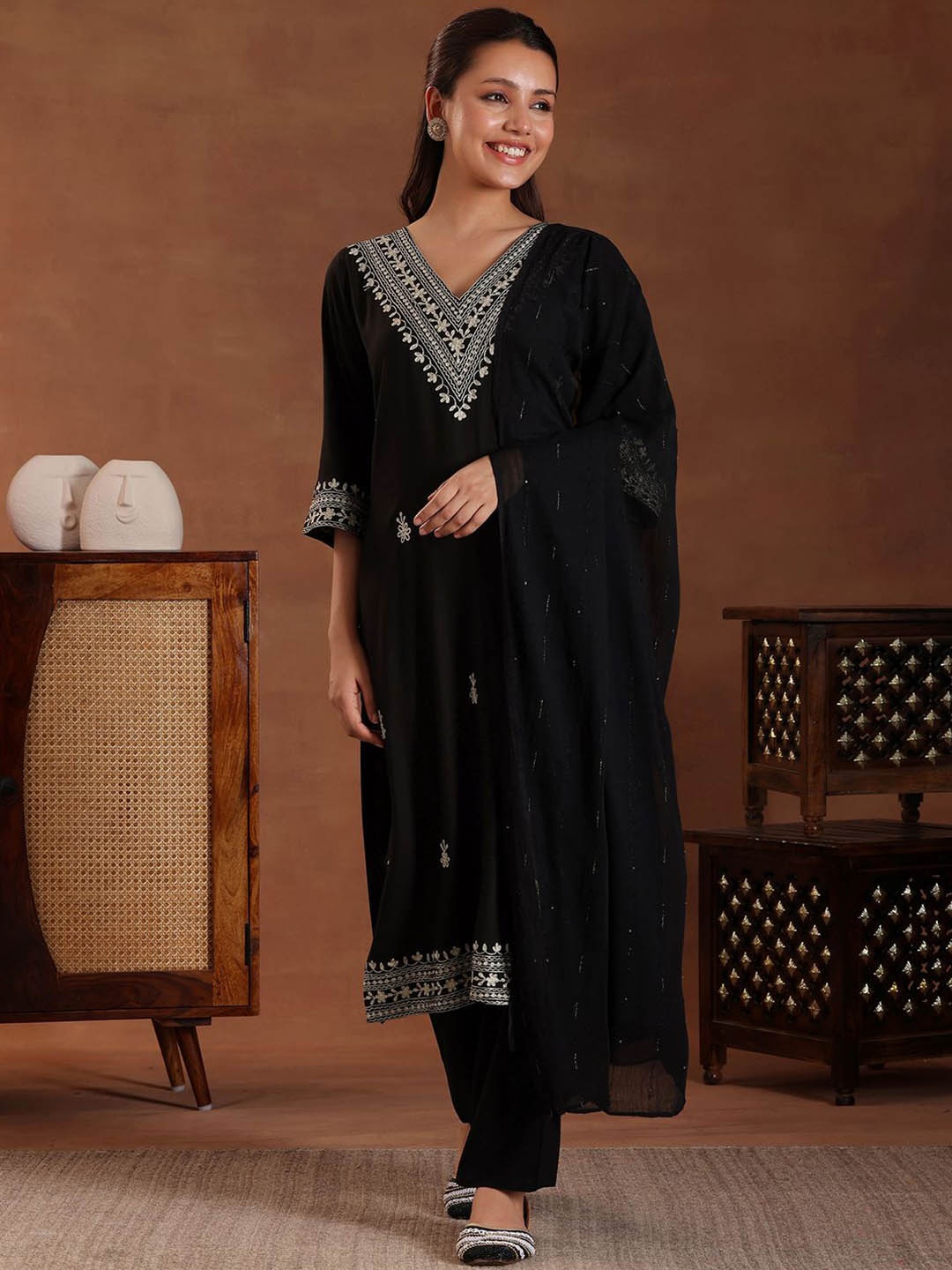 Libas Floral Embroidered Zari V Neck Straight Kurta with Trousers & Dupatta, Black
Libas Floral Embroidered Zari V Neck Straight Kurta with Trousers & Dupatta, Black