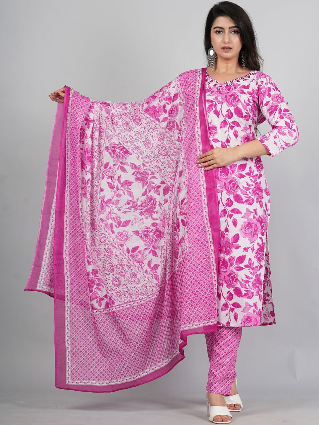 P3D CREATION Floral Printed Pure Cotton Straight Kurta & Trousers With Dupatta, Pink
P3D CREATION Floral Printed Pure Cotton Straight Kurta & Trousers With Dupatta, Pink