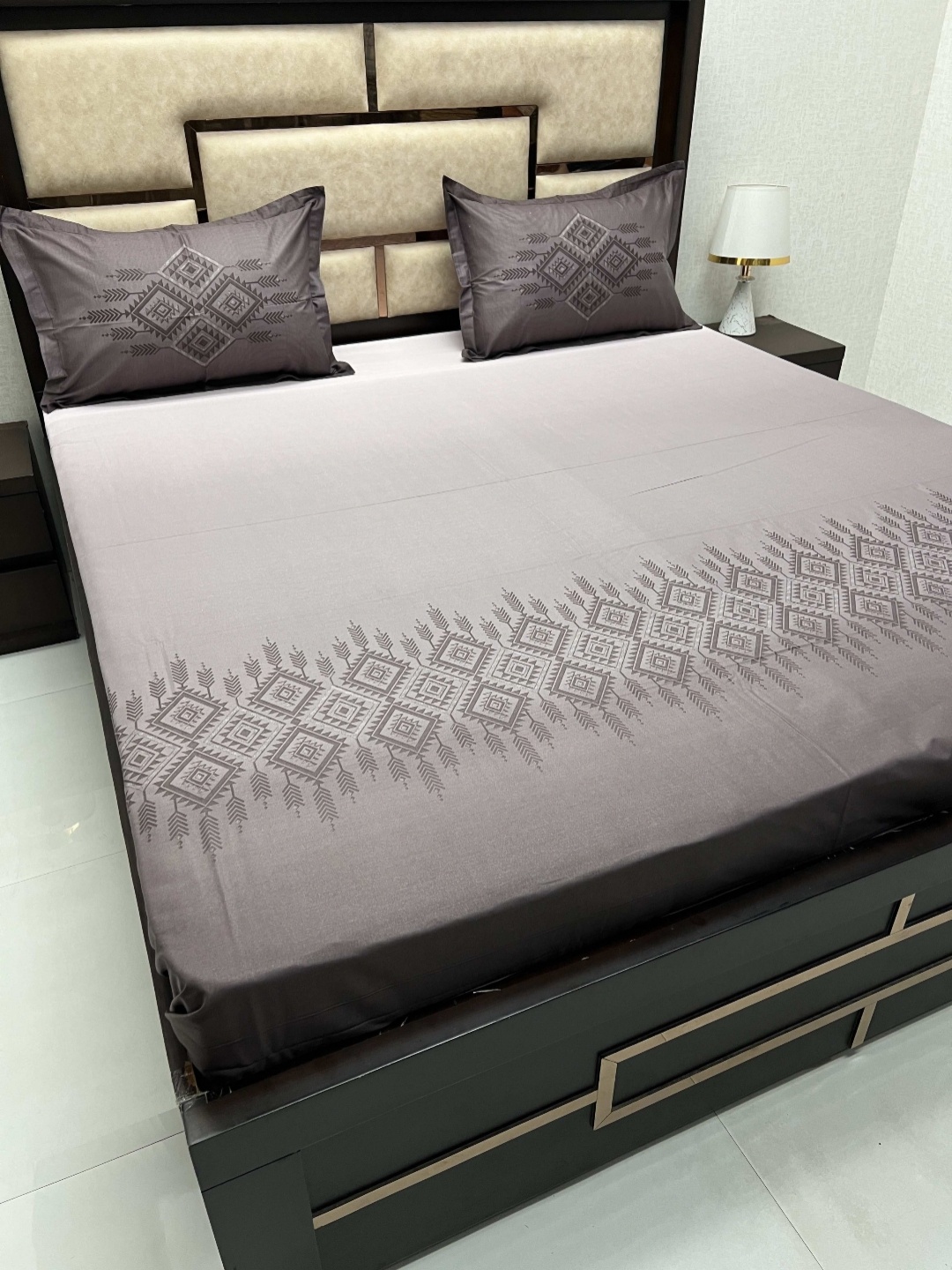 Pure Decor Brown Ethnic Motifs Pure Cotton 330 TC King Bedsheet with 2 Pillow Covers
Pure Decor Brown Ethnic Motifs Pure Cotton 330 TC King Bedsheet with 2 Pillow Covers