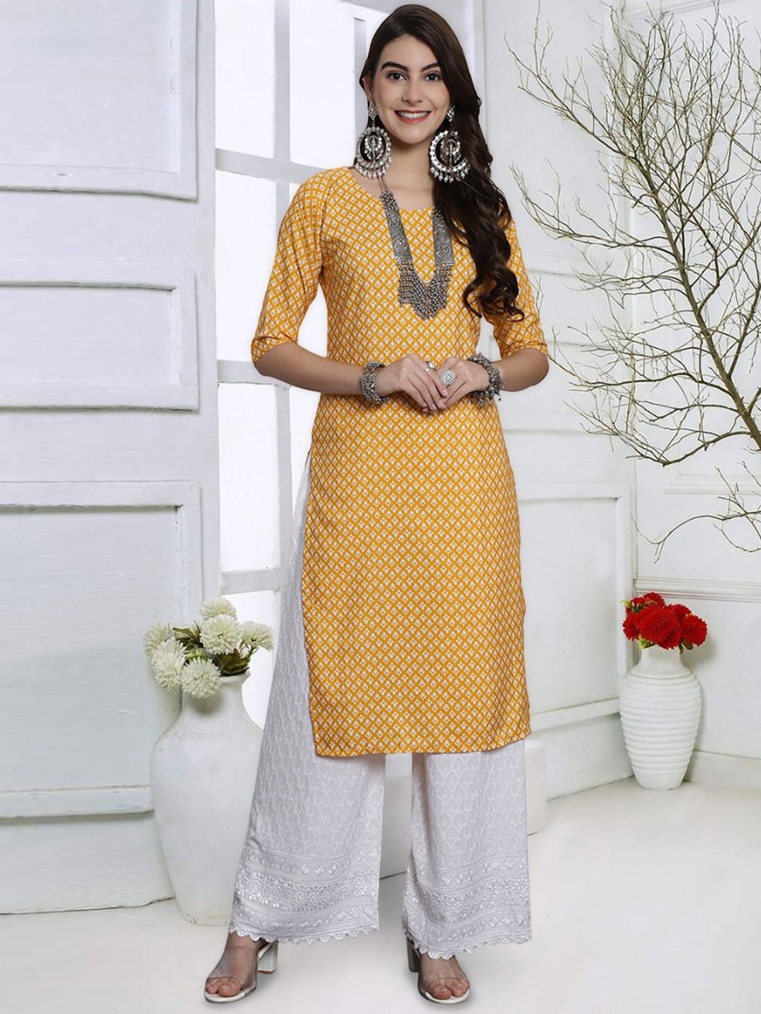7Threads Women Geometric Yoke Design Keyhole Neck Thread Work Floral Crepe Pathani Kurta, Multi
7Threads Women Geometric Yoke Design Keyhole Neck Thread Work Floral Crepe Pathani Kurta, Multi