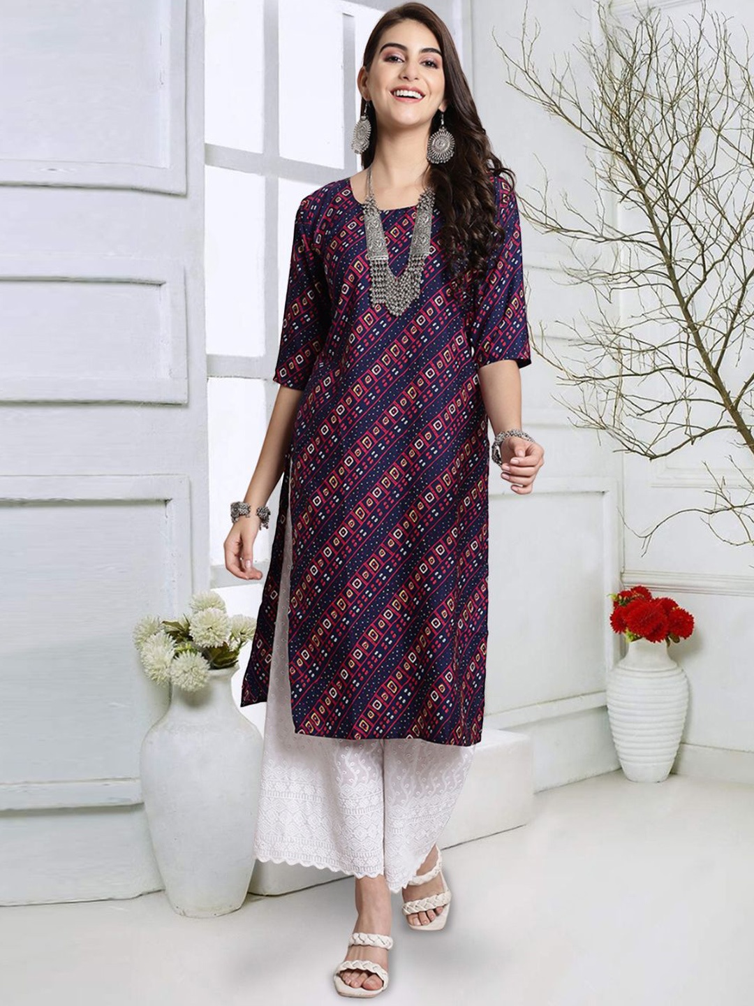 7Threads Women Geometric Embroidered Keyhole Neck Cold-Shoulder Sleeves Patchwork Floral Crepe Kurta, Multi
7Threads Women Geometric Embroidered Keyhole Neck Cold-Shoulder Sleeves Patchwork Floral Crepe Kurta, Multi