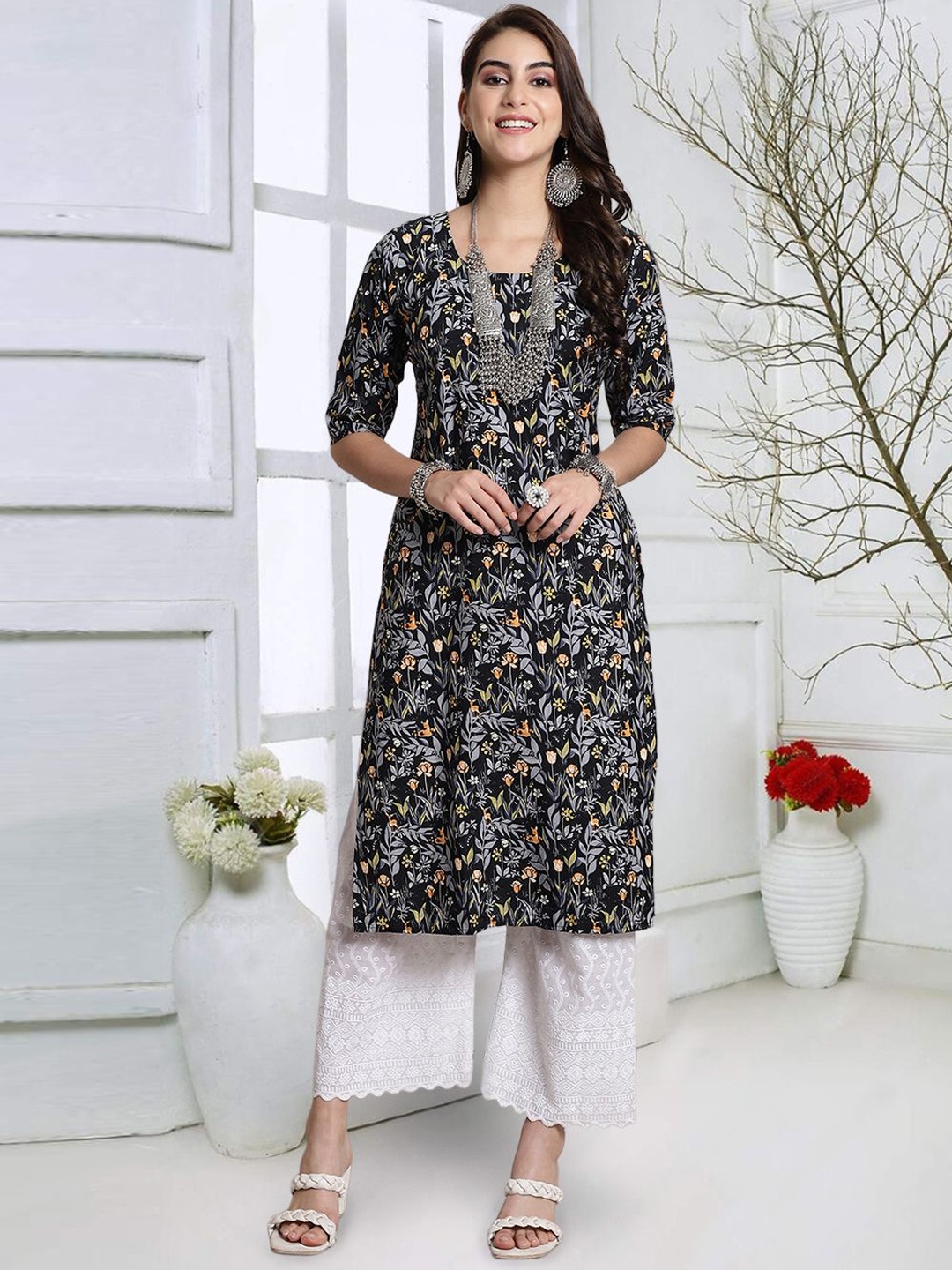 7Threads Women Geometric Embroidered Keyhole Neck Thread Work Floral Crepe Kurta, Multi
7Threads Women Geometric Embroidered Keyhole Neck Thread Work Floral Crepe Kurta, Multi