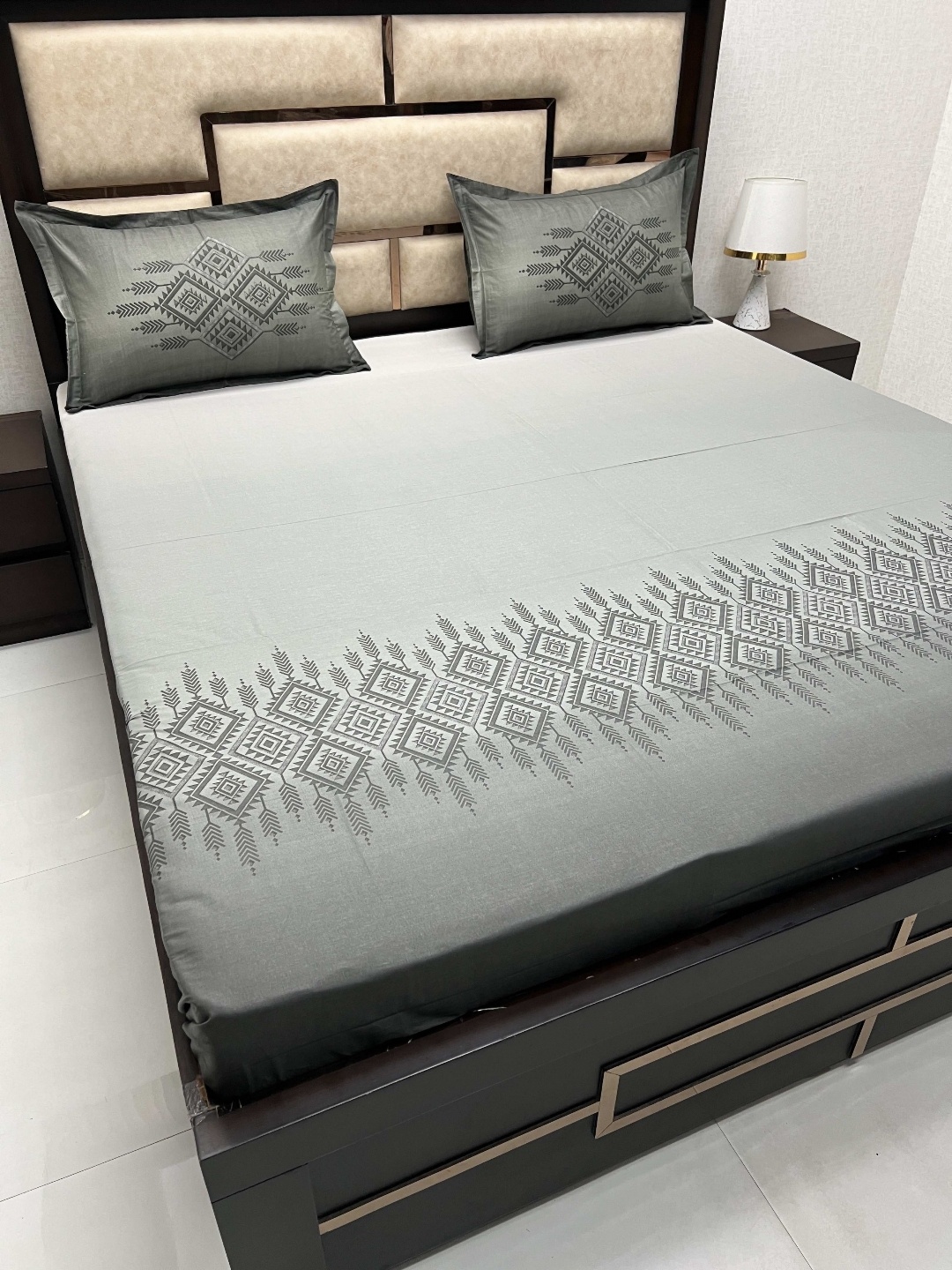 Pure Decor lifestyle Green Ethnic Motifs Pure Cotton 330TC King Bedsheet & 2 Pillow Covers
Pure Decor lifestyle Green Ethnic Motifs Pure Cotton 330TC King Bedsheet & 2 Pillow Covers