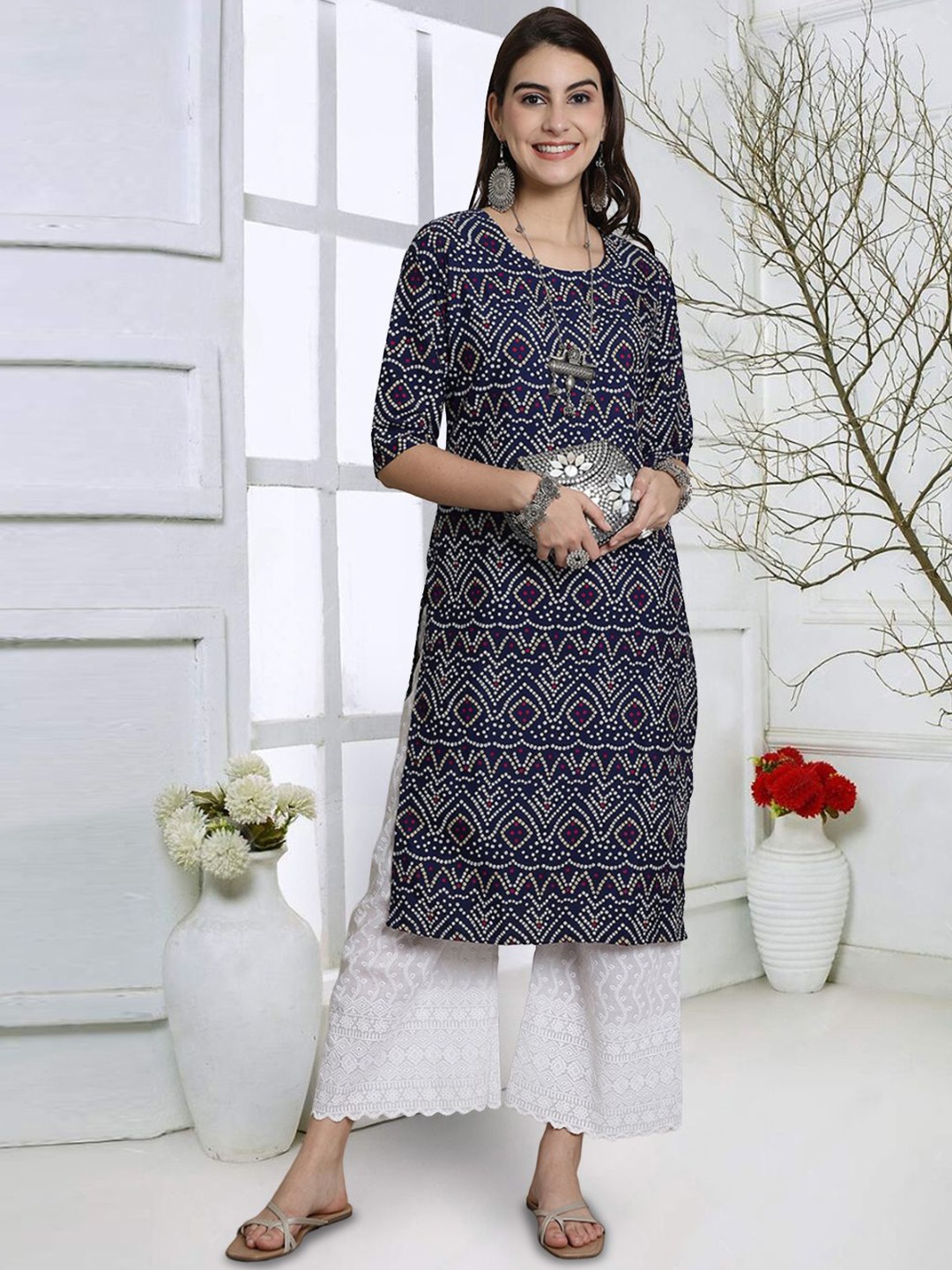 7Threads Women Geometric Printed Keyhole Neck Sequinned Floral Crepe Kurta, Multi
7Threads Women Geometric Printed Keyhole Neck Sequinned Floral Crepe Kurta, Multi